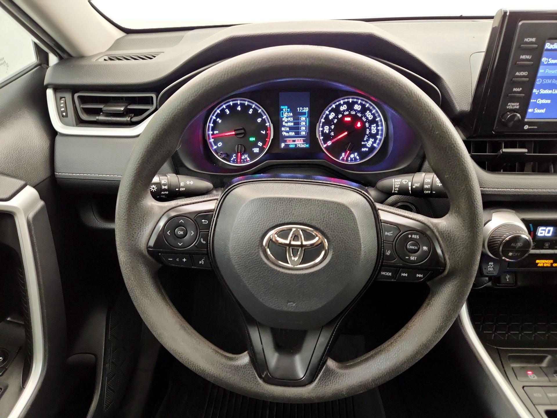 Thumbnail: 2021 Toyota RAV4 - 10