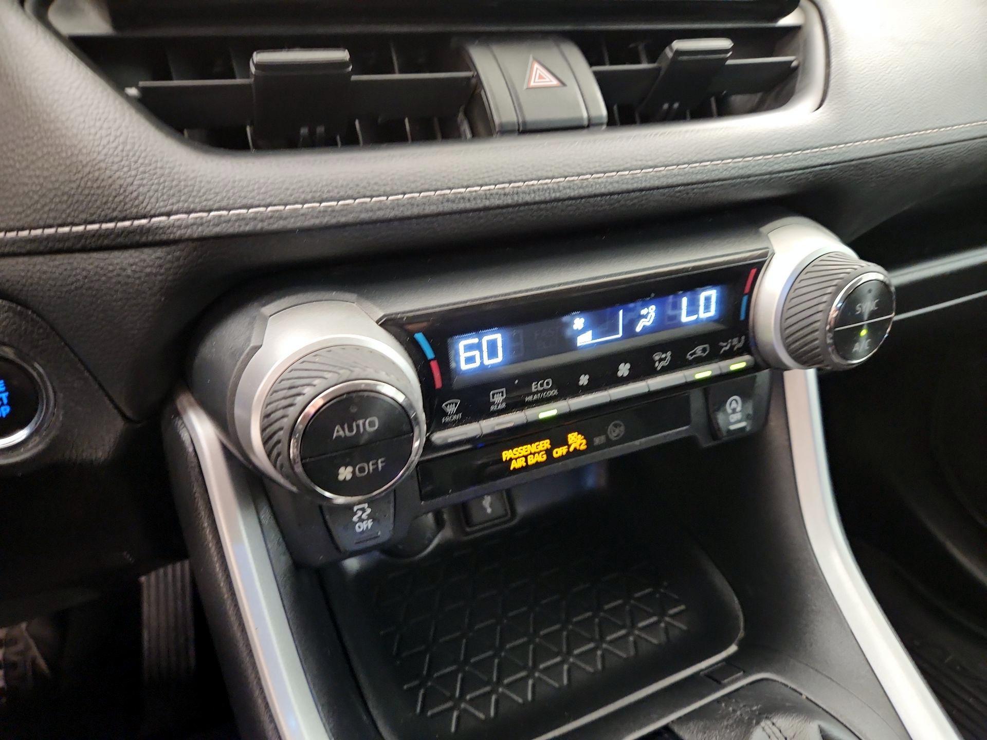 Thumbnail: 2021 Toyota RAV4 - 16