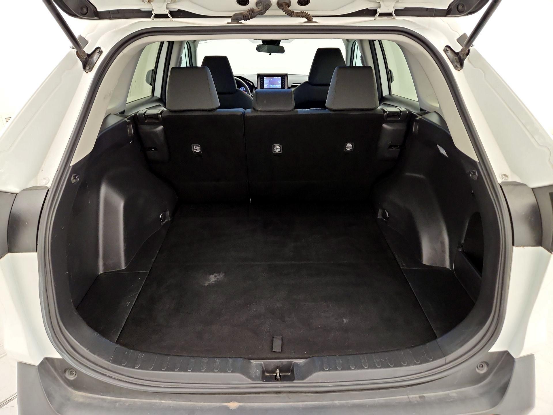 Thumbnail: 2021 Toyota RAV4 - 20