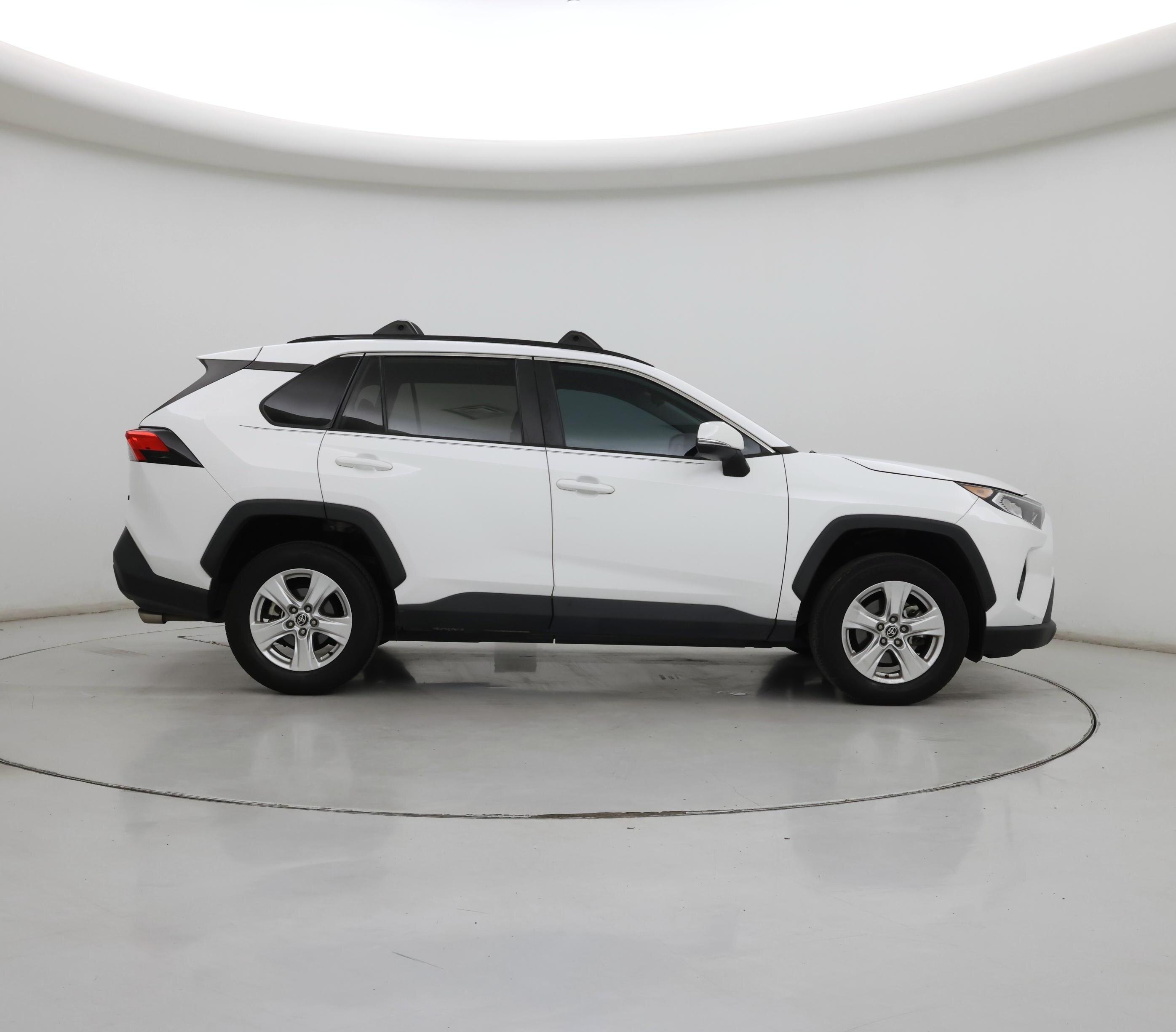 Thumbnail: 2021 Toyota RAV4 - 7