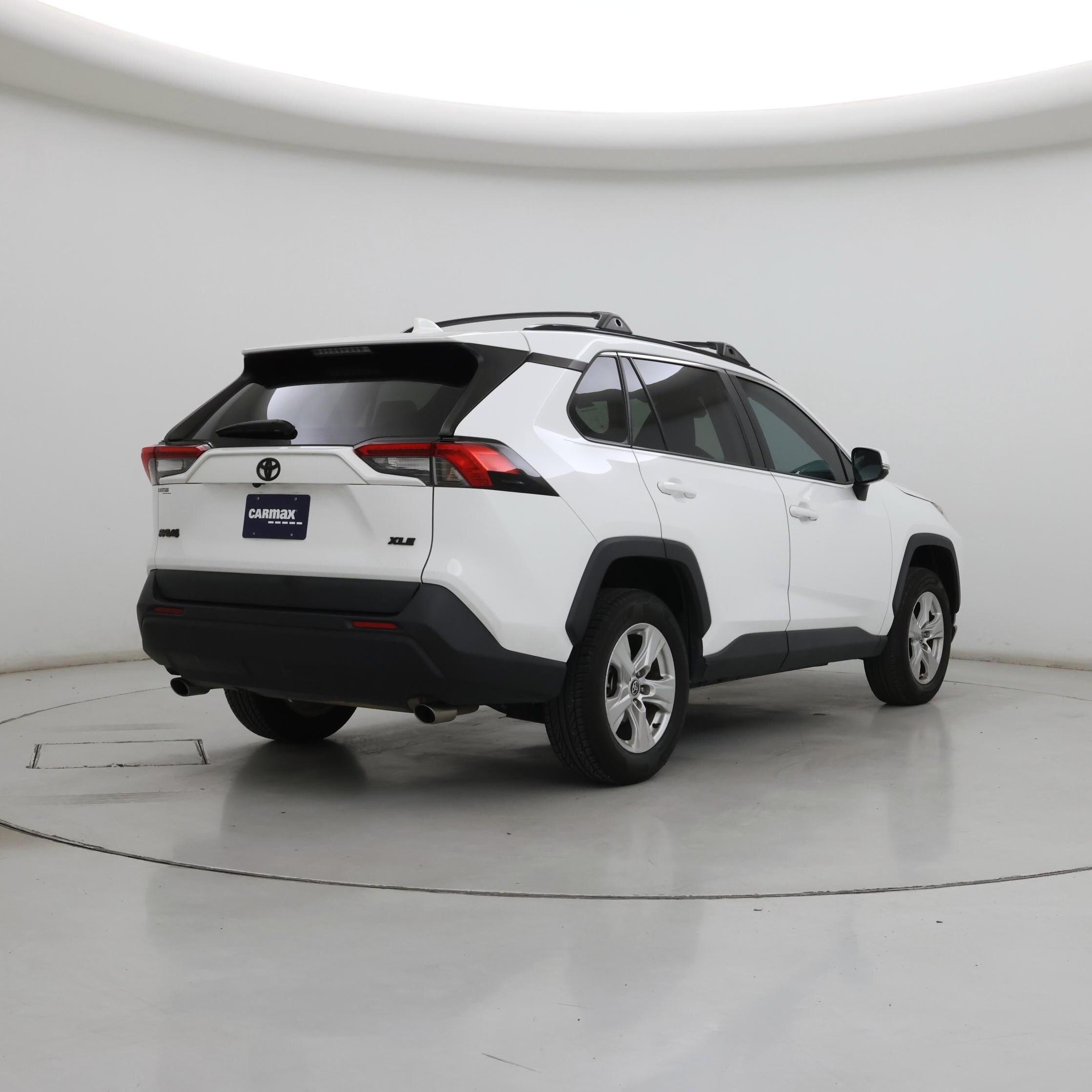 Thumbnail: 2021 Toyota RAV4 - 8