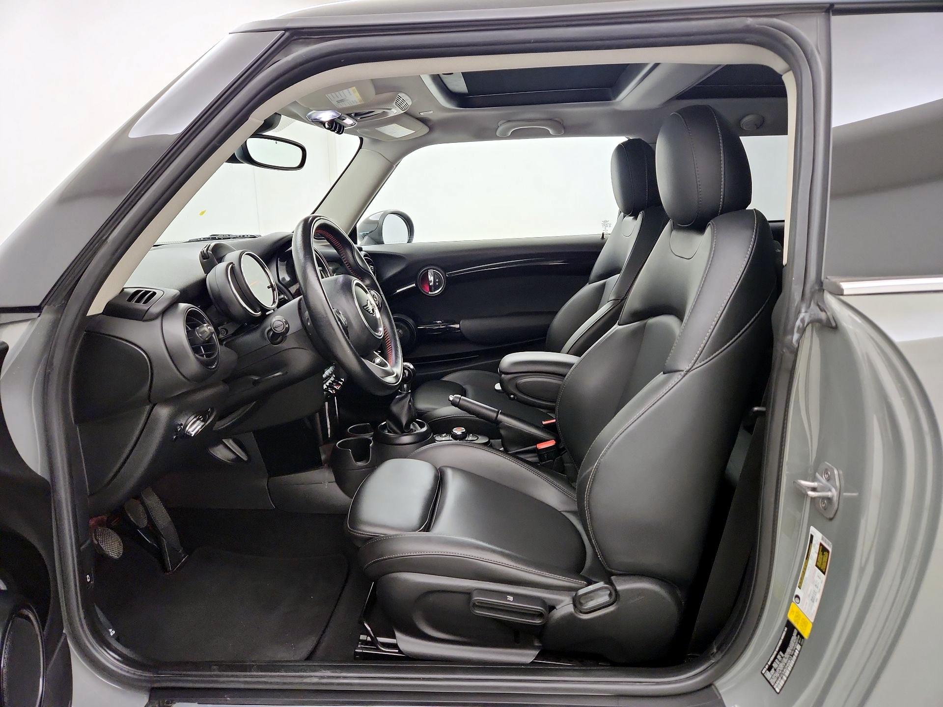 Thumbnail: 2019 MINI Cooper Hardtop - 11