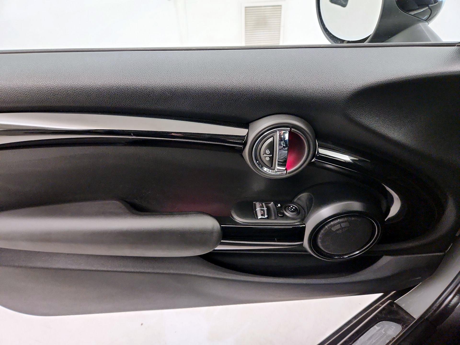 Thumbnail: 2019 MINI Cooper Hardtop - 12