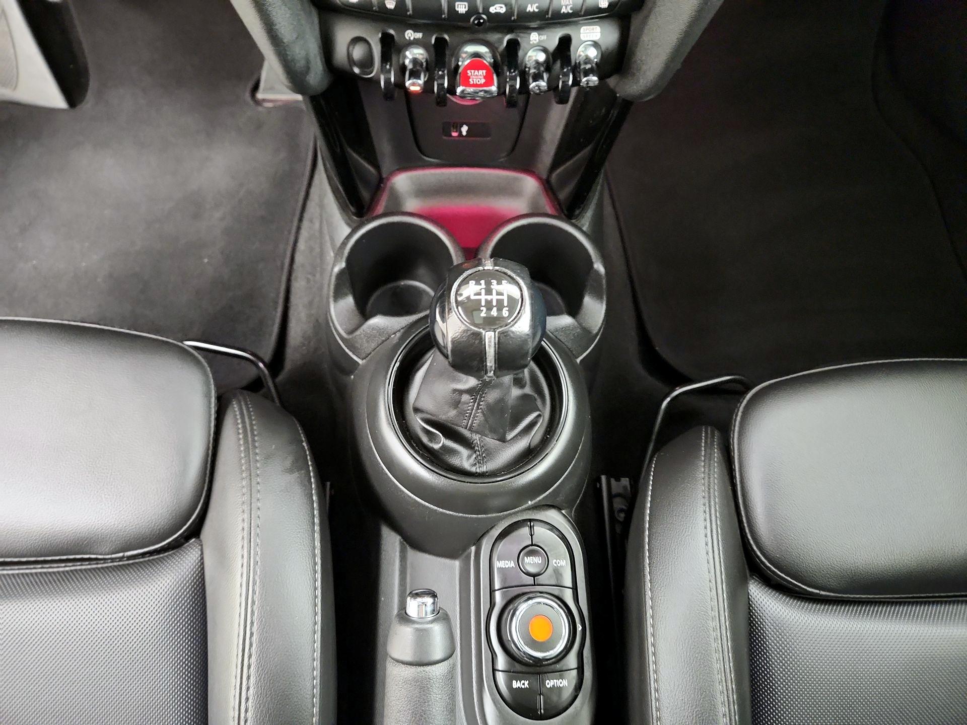 Thumbnail: 2019 MINI Cooper Hardtop - 16