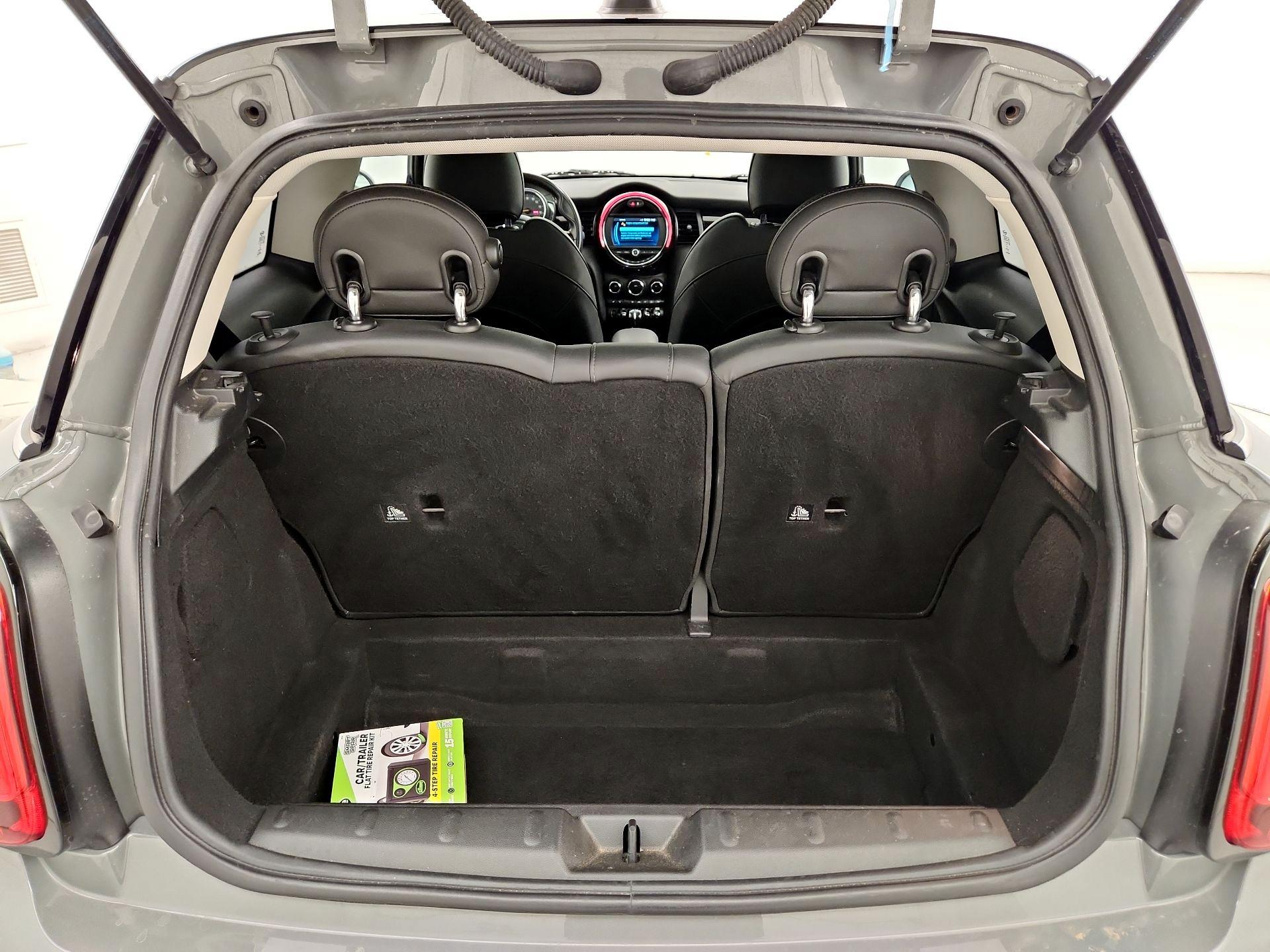 Thumbnail: 2019 MINI Cooper Hardtop - 20
