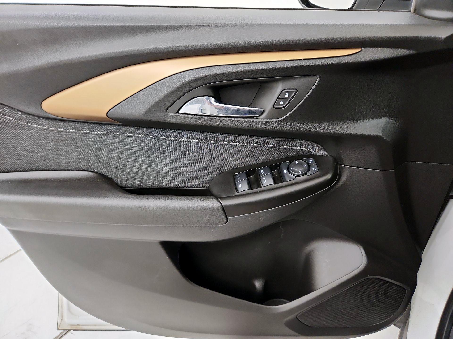 Thumbnail: 2023 Chevrolet TrailBlazer - 12