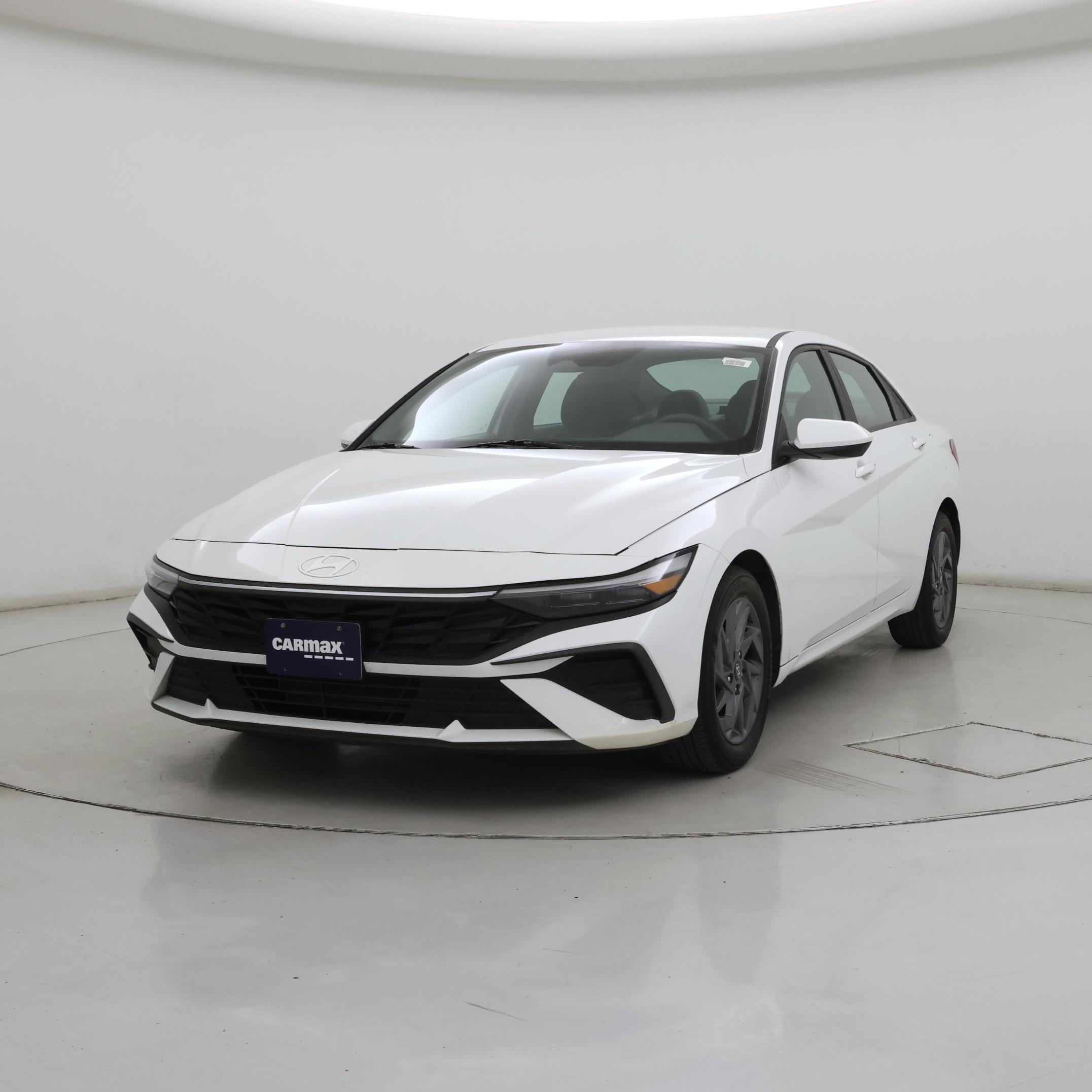 Thumbnail: 2024 Hyundai Elantra - 4