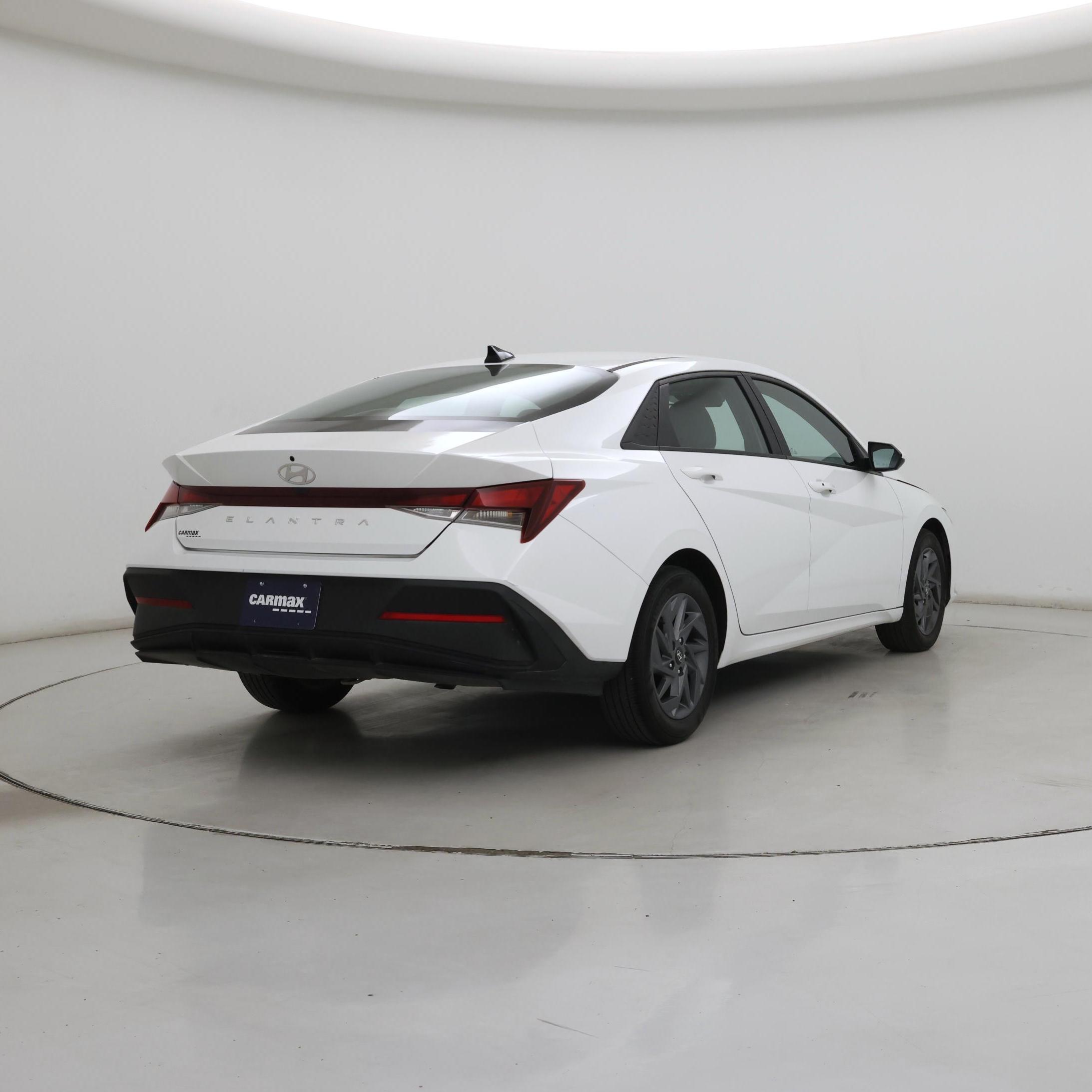 Thumbnail: 2024 Hyundai Elantra - 8