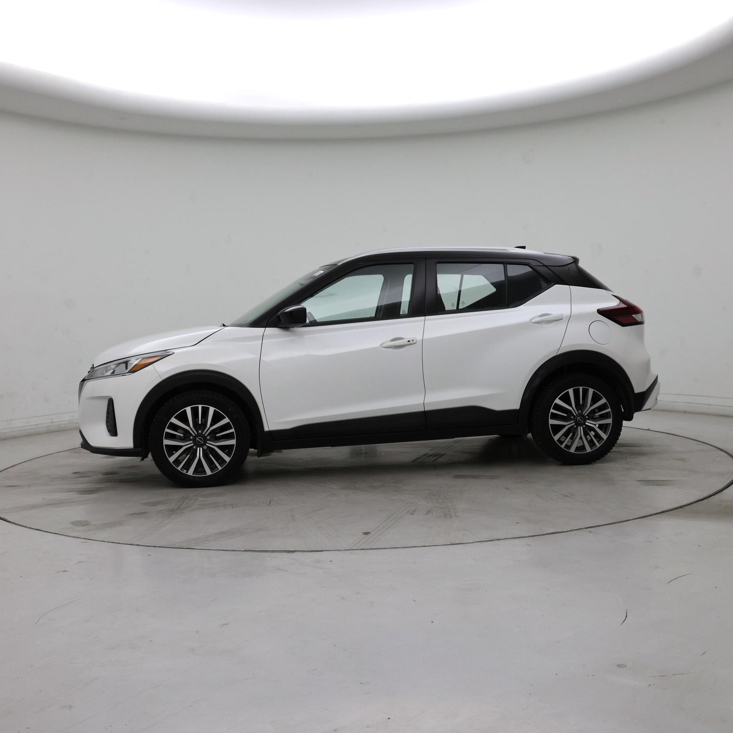 Thumbnail: 2023 Nissan Kicks - 3