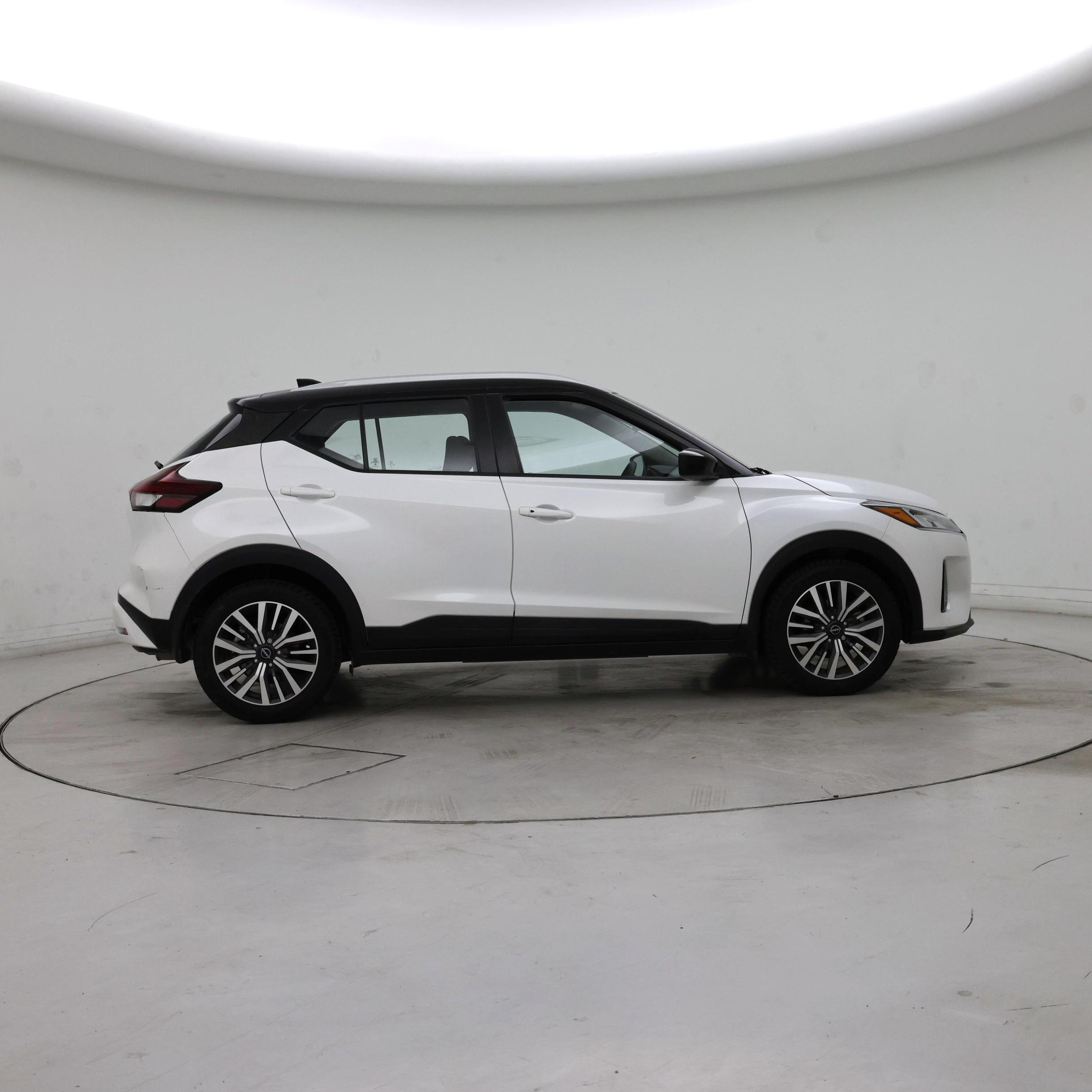 Thumbnail: 2023 Nissan Kicks - 7