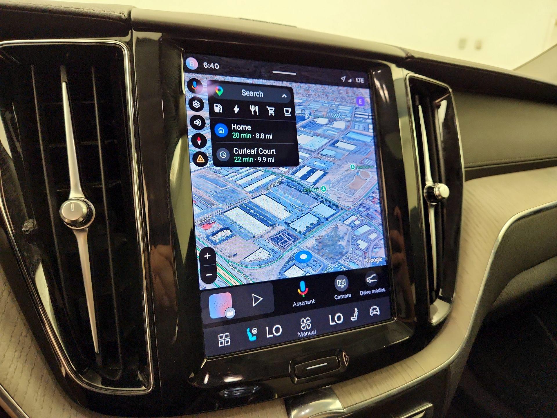 Thumbnail: 2022 Volvo XC60 - 14