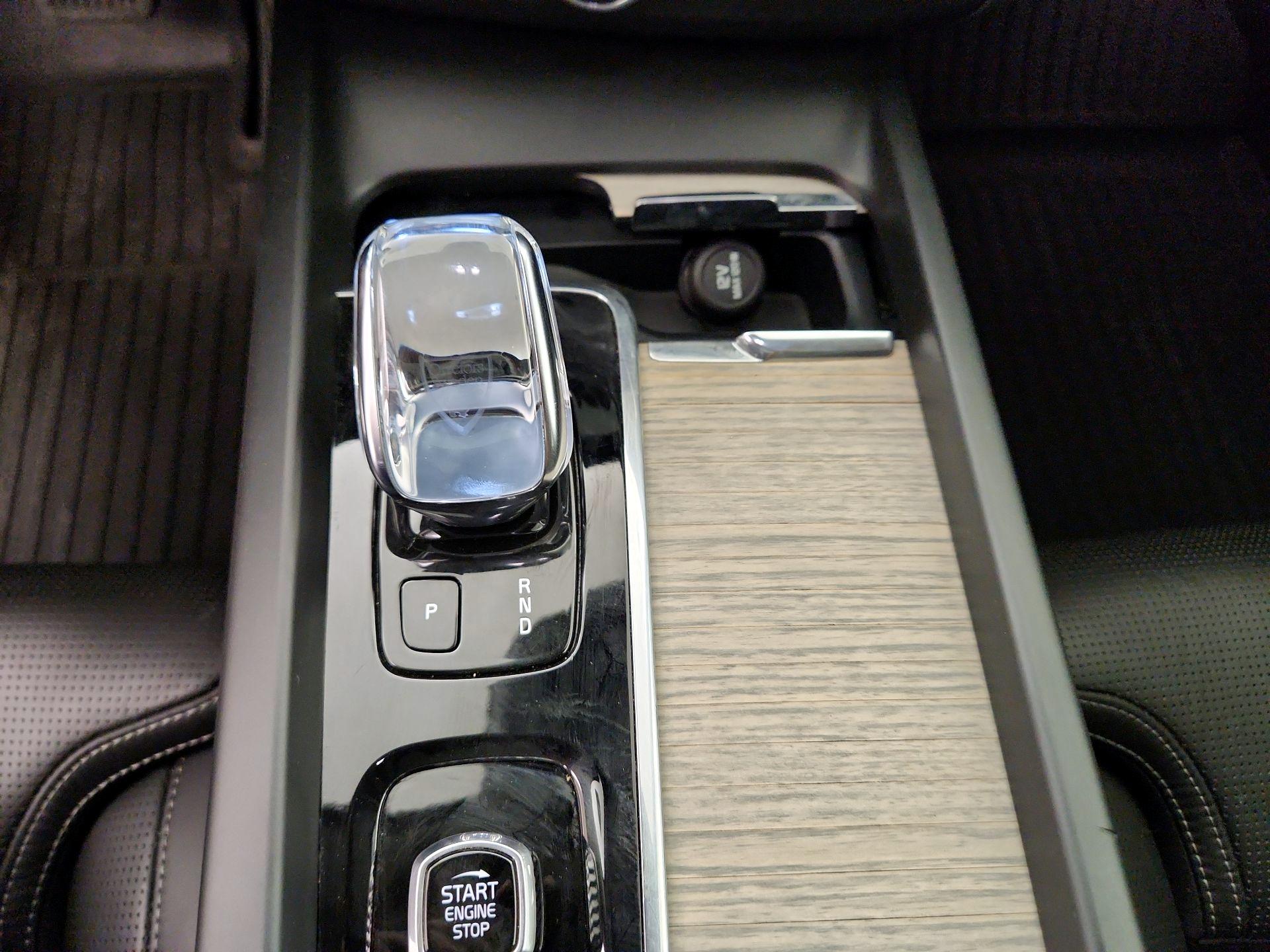Thumbnail: 2022 Volvo XC60 - 18