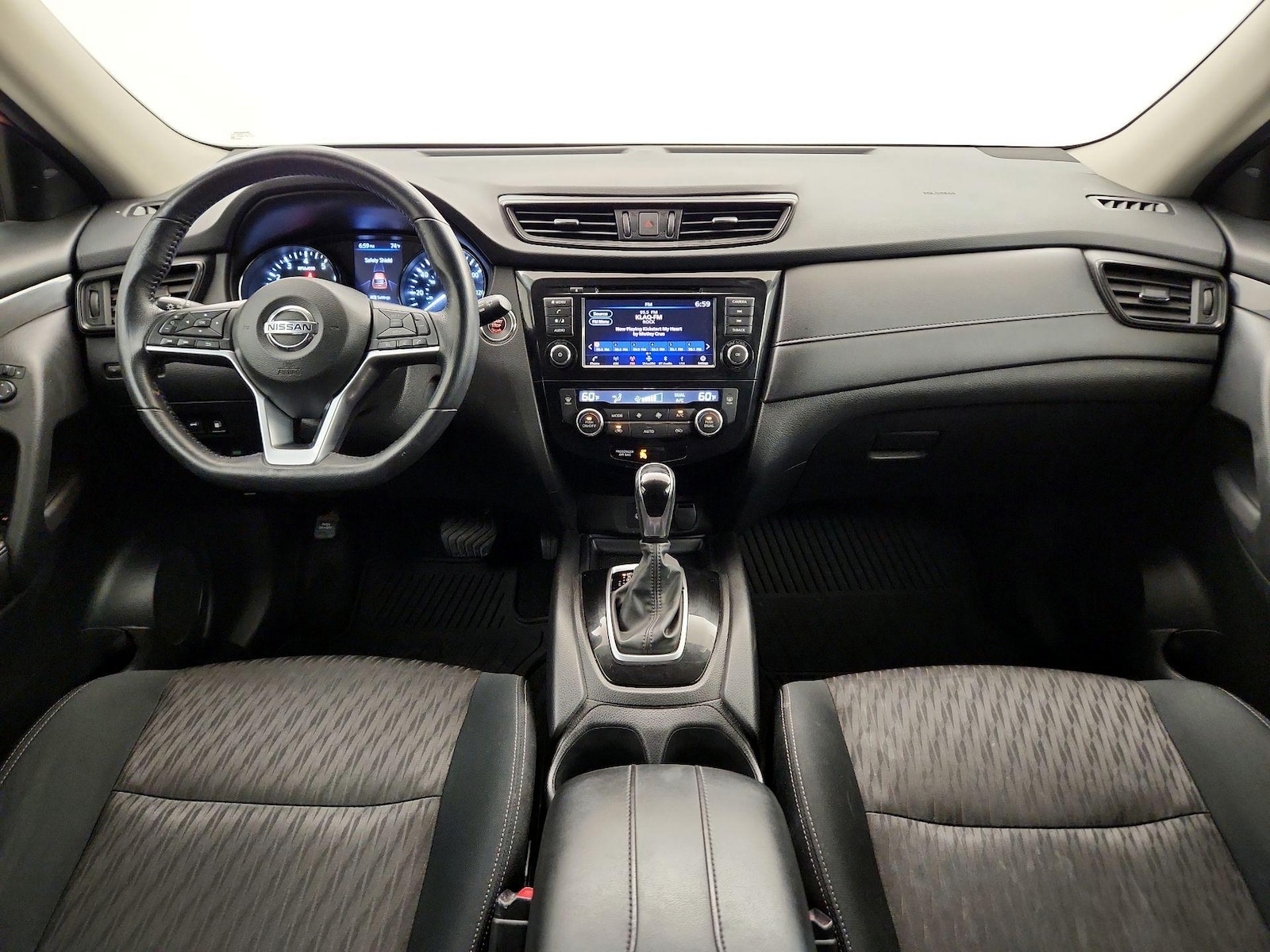 2018 Nissan Rogue SV - Photo 10