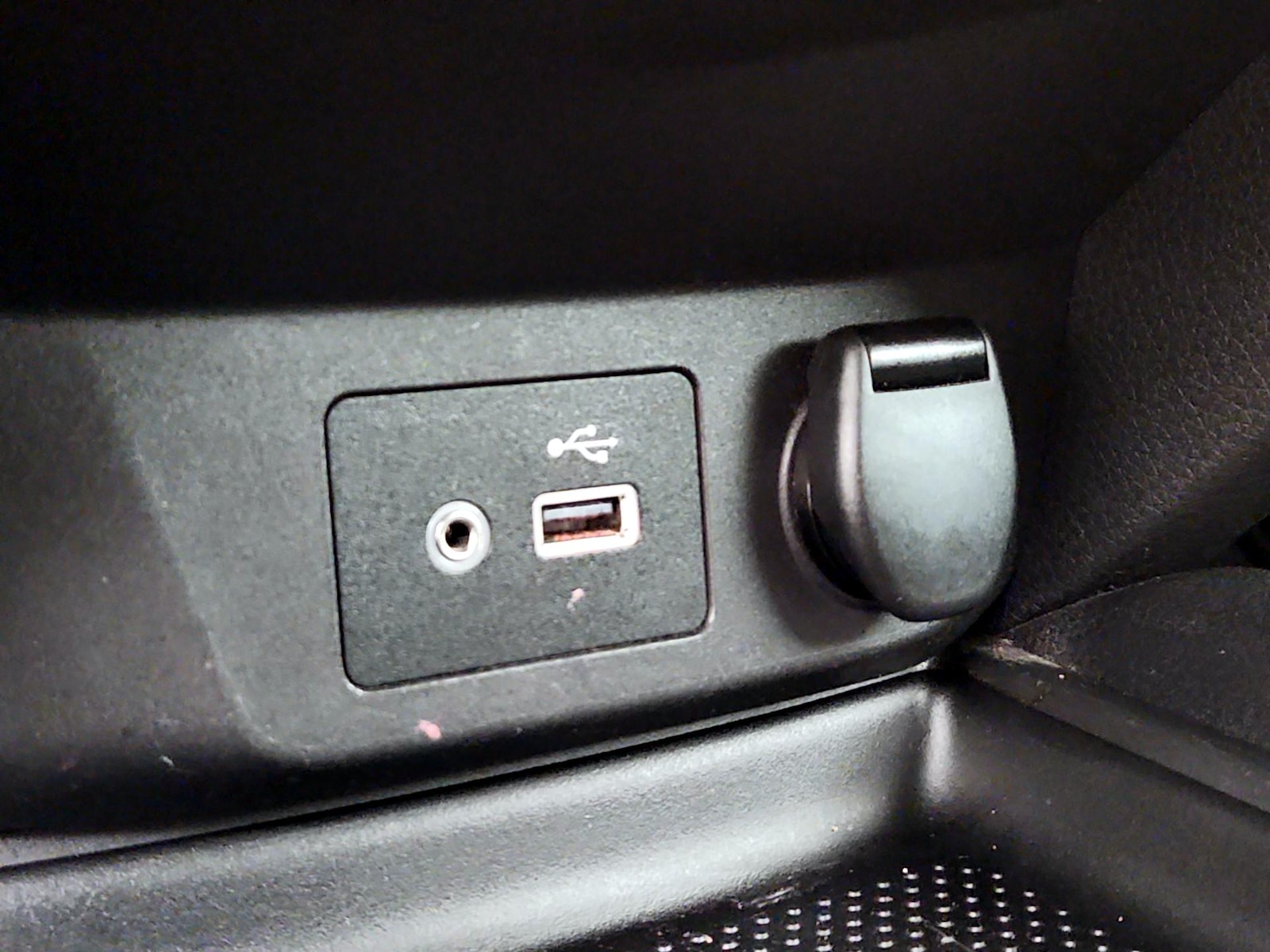 2018 Nissan Rogue SV - Photo 19