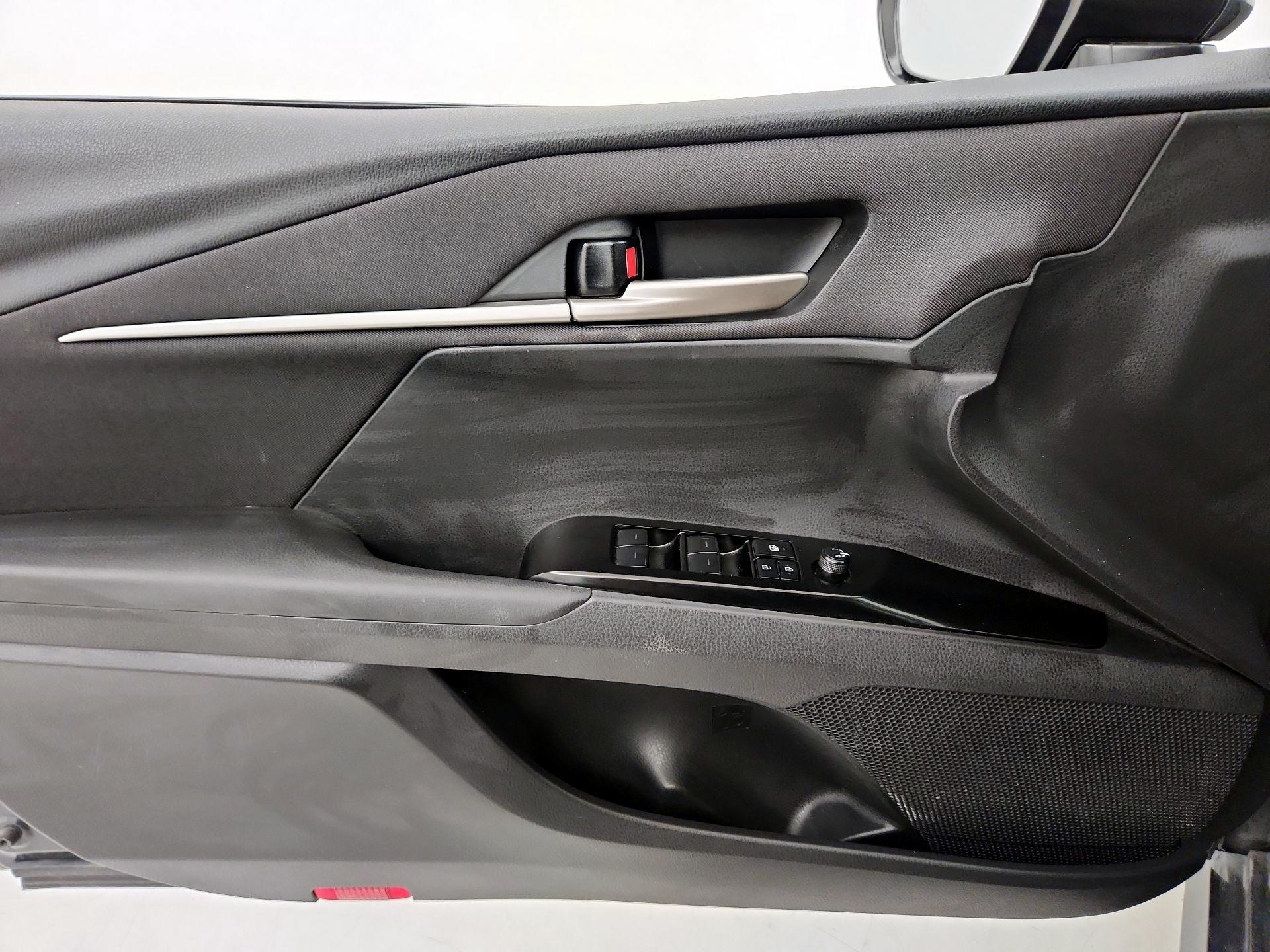 Thumbnail: 2025 Toyota Camry - 12