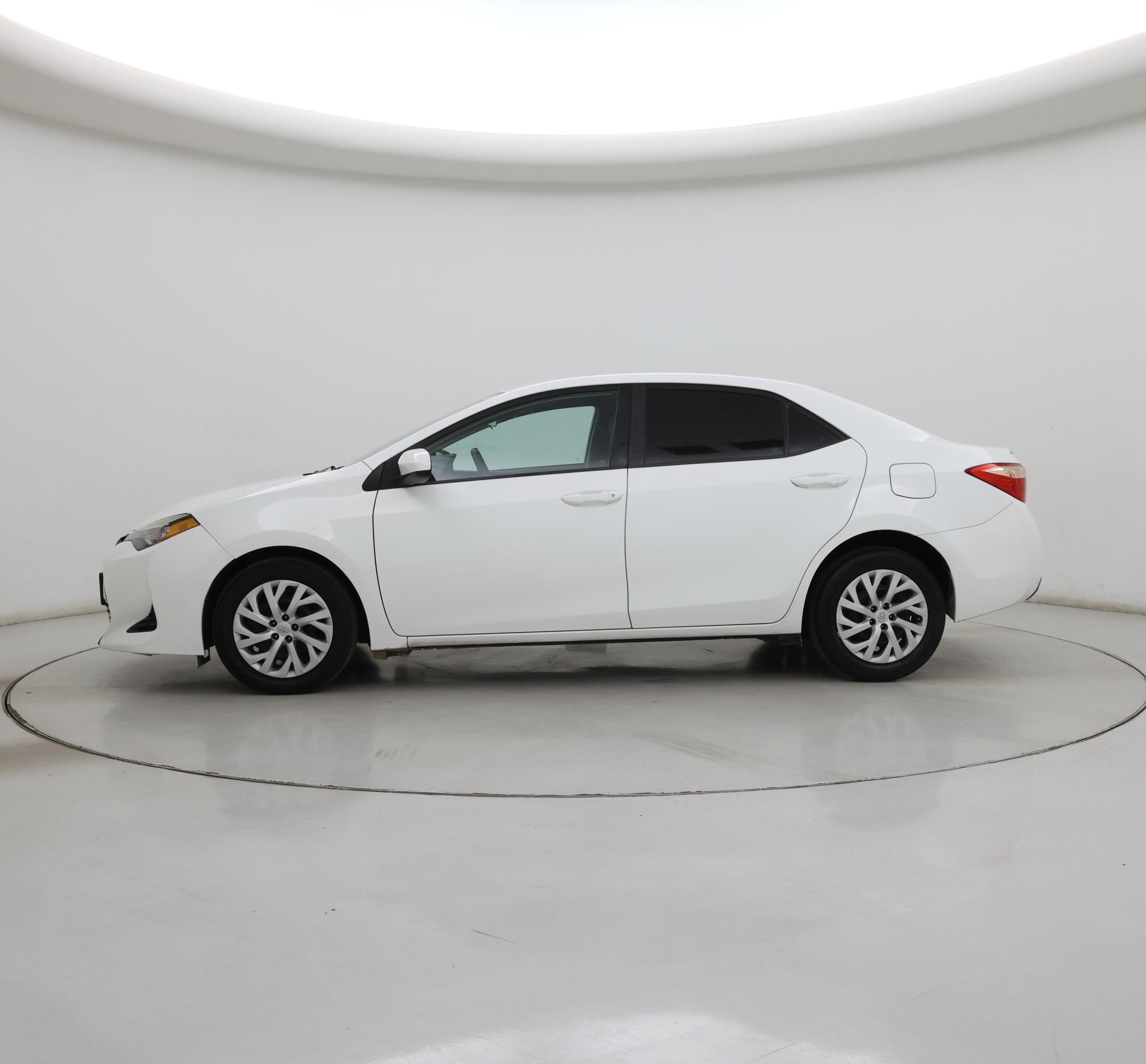 Thumbnail: 2017 Toyota Corolla - 3