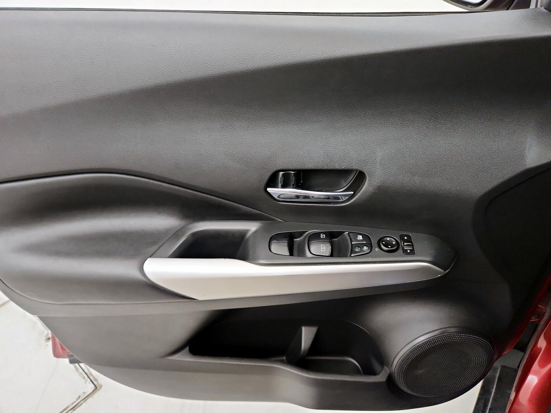 Thumbnail: 2020 Nissan Kicks - 12
