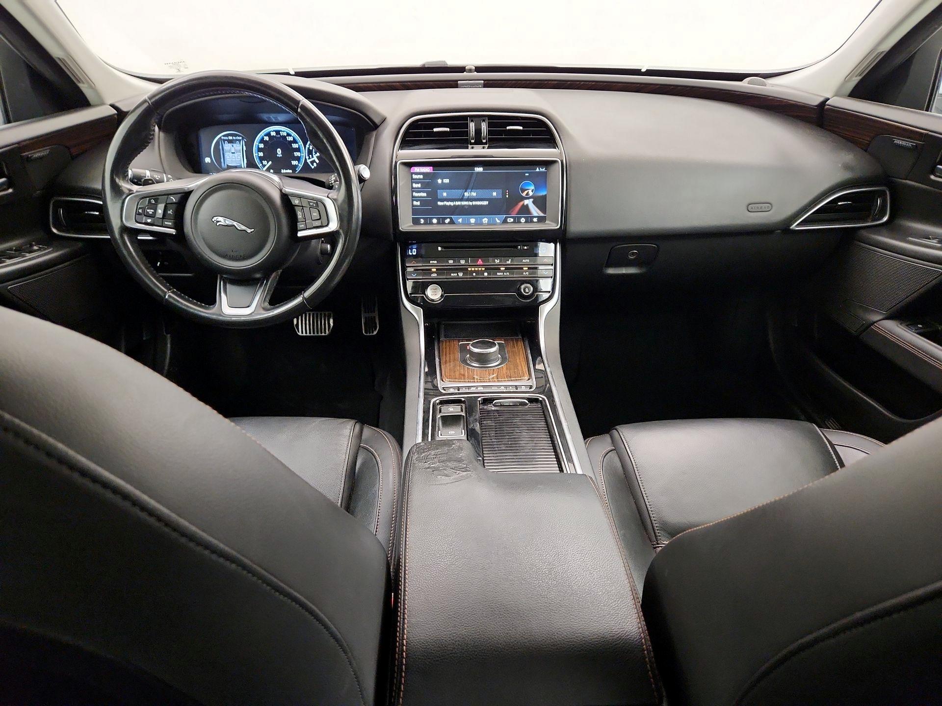 Thumbnail: 2019 Jaguar XE - 9