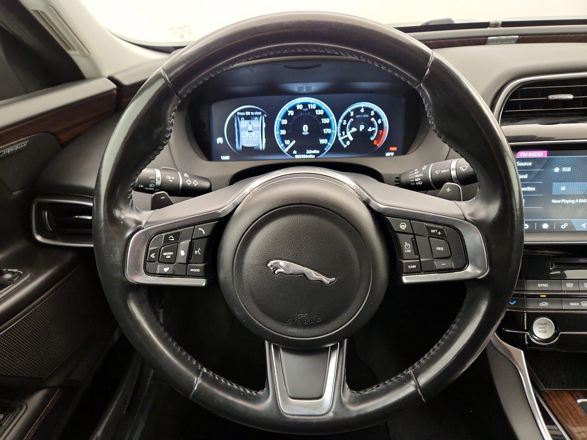 Thumbnail: 2019 Jaguar XE - 10