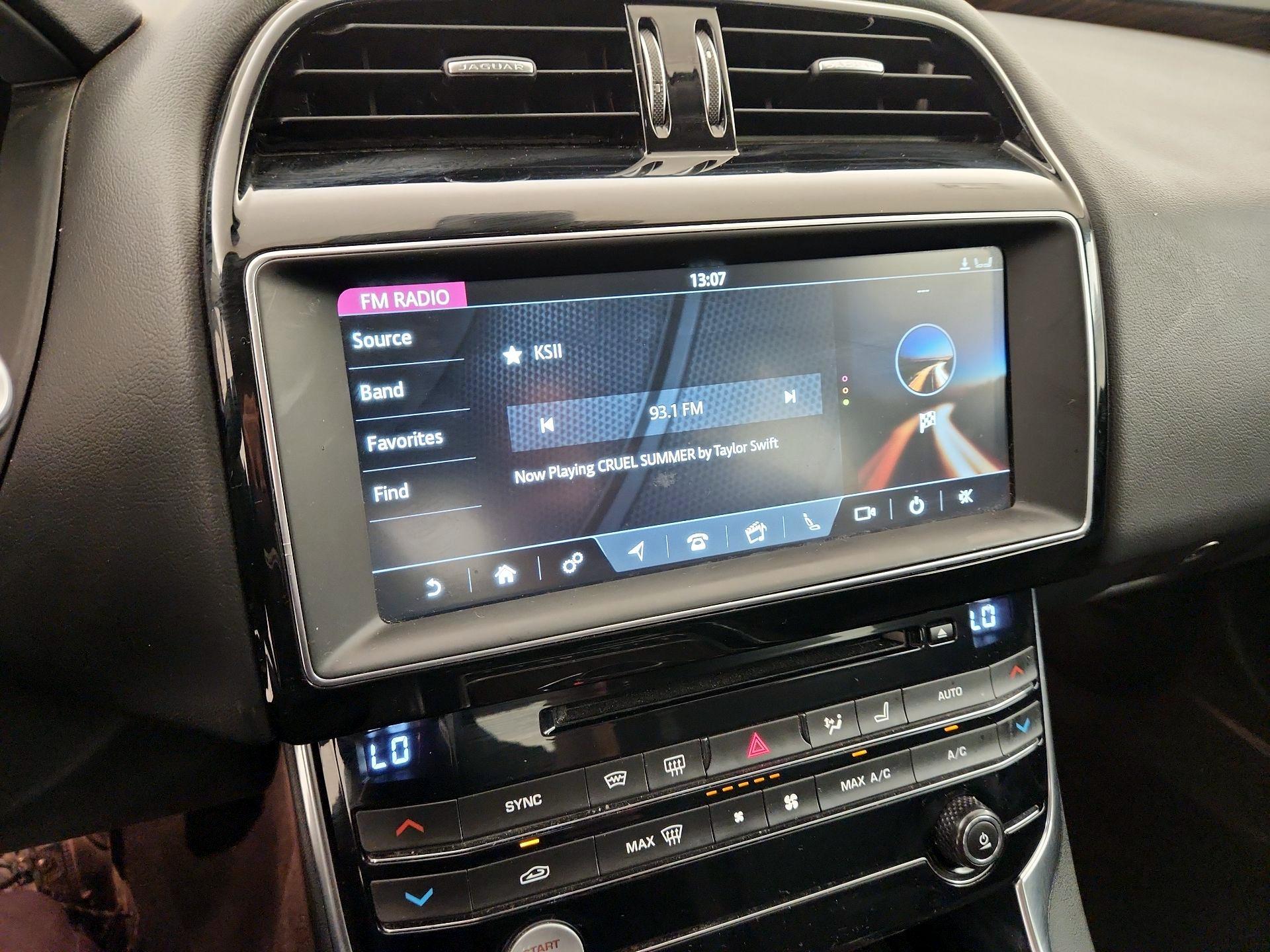 Thumbnail: 2019 Jaguar XE - 16