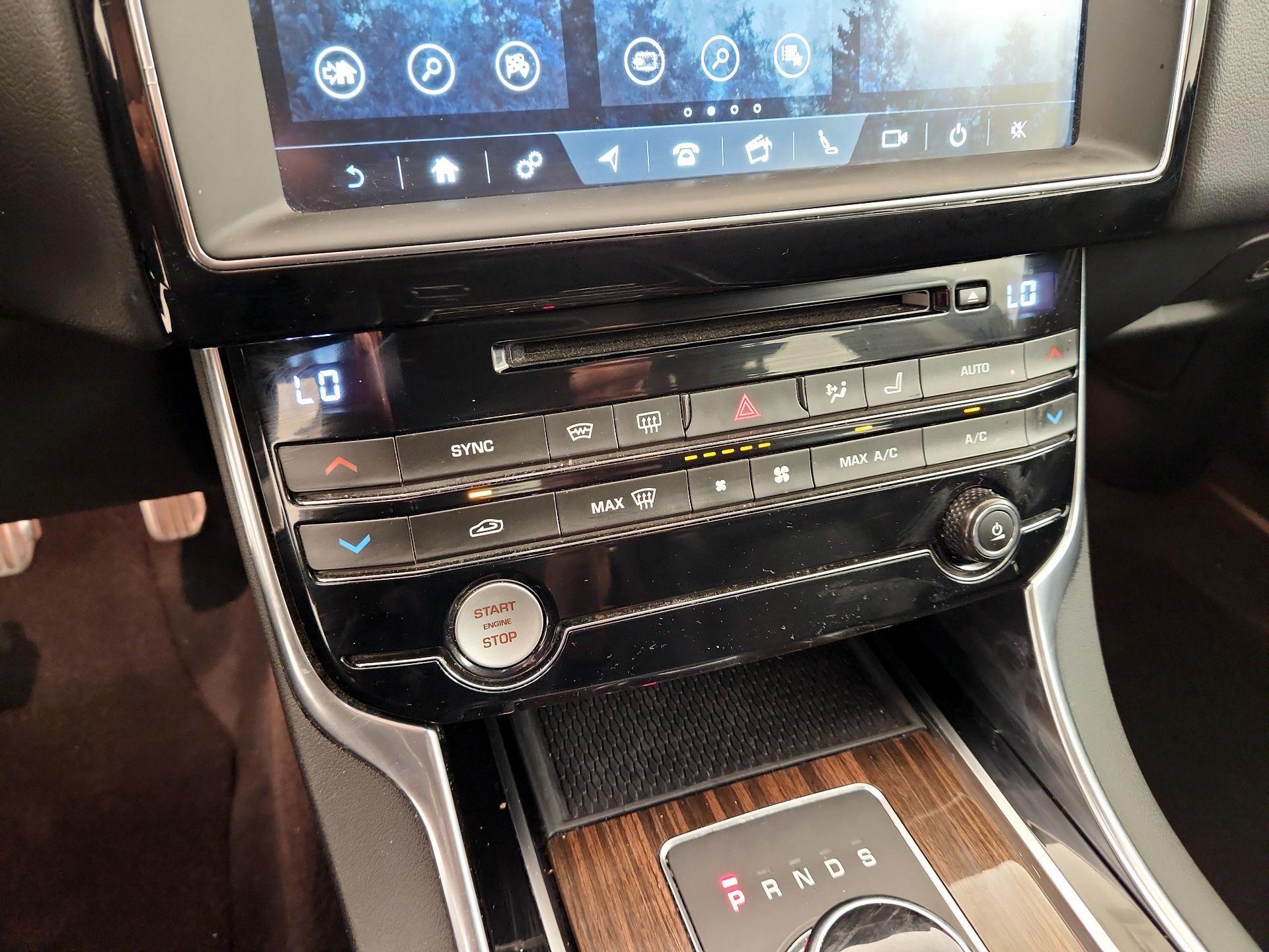 Thumbnail: 2019 Jaguar XE - 17