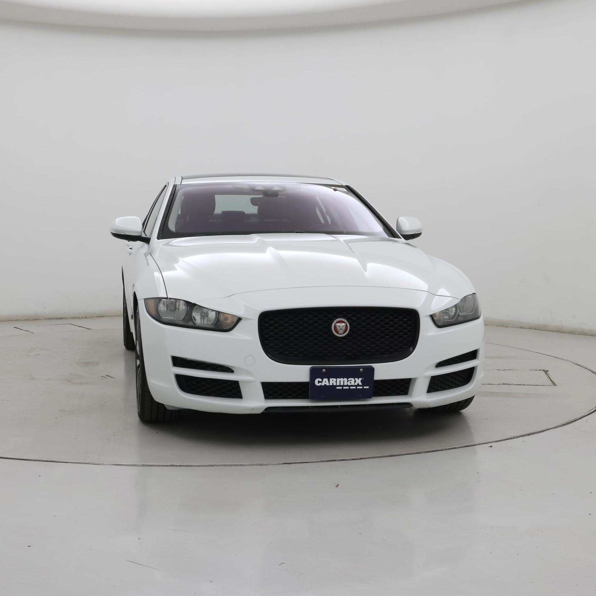 Thumbnail: 2019 Jaguar XE - 5