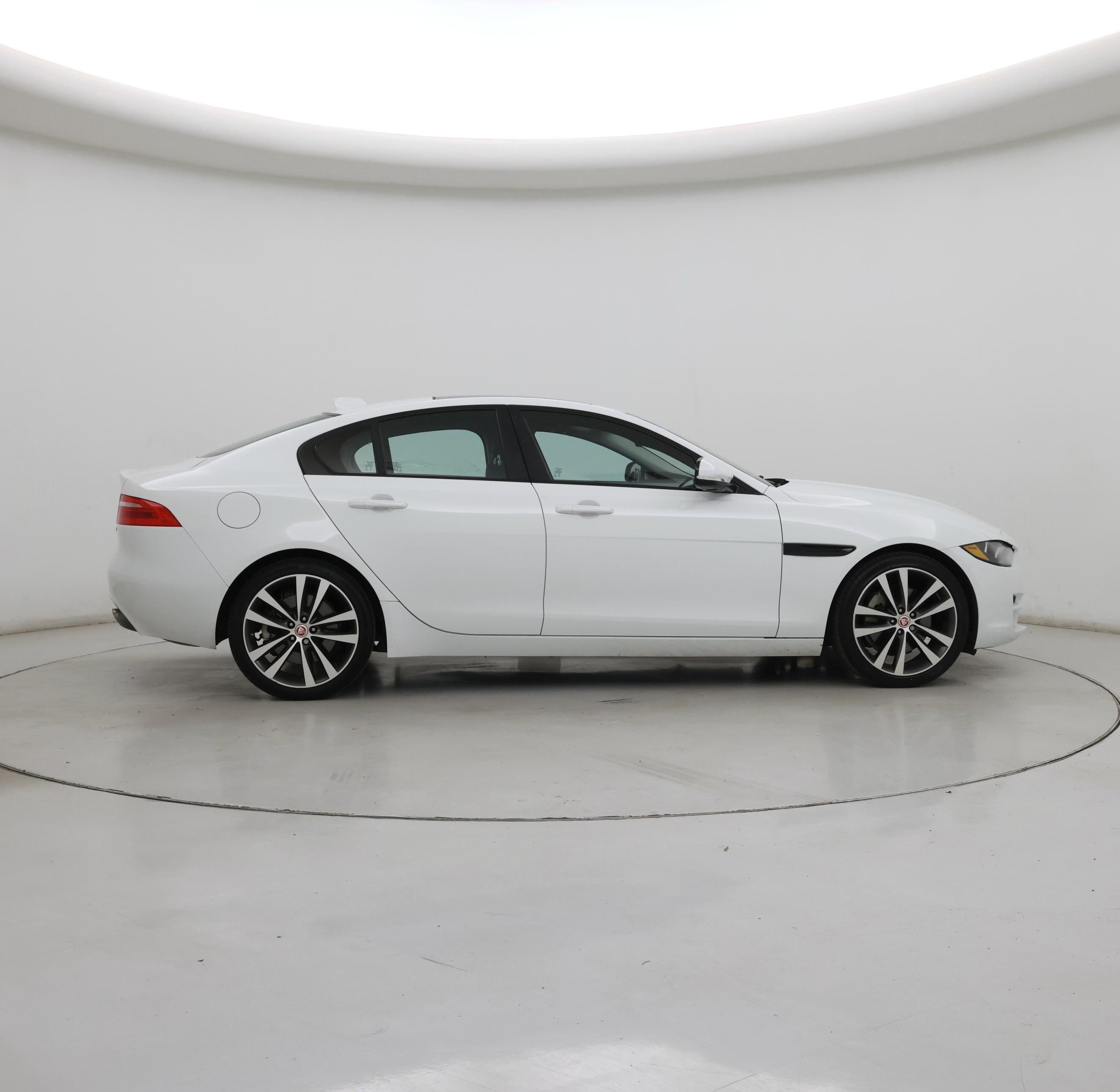 Thumbnail: 2019 Jaguar XE - 7