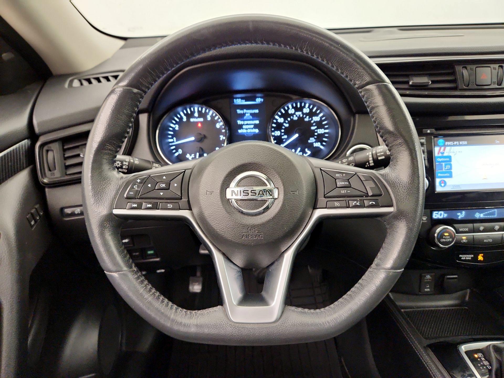 Thumbnail: 2017 Nissan Rogue - 10