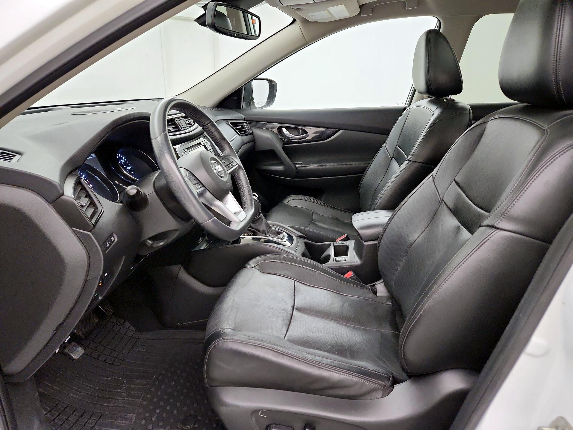 Thumbnail: 2017 Nissan Rogue - 11
