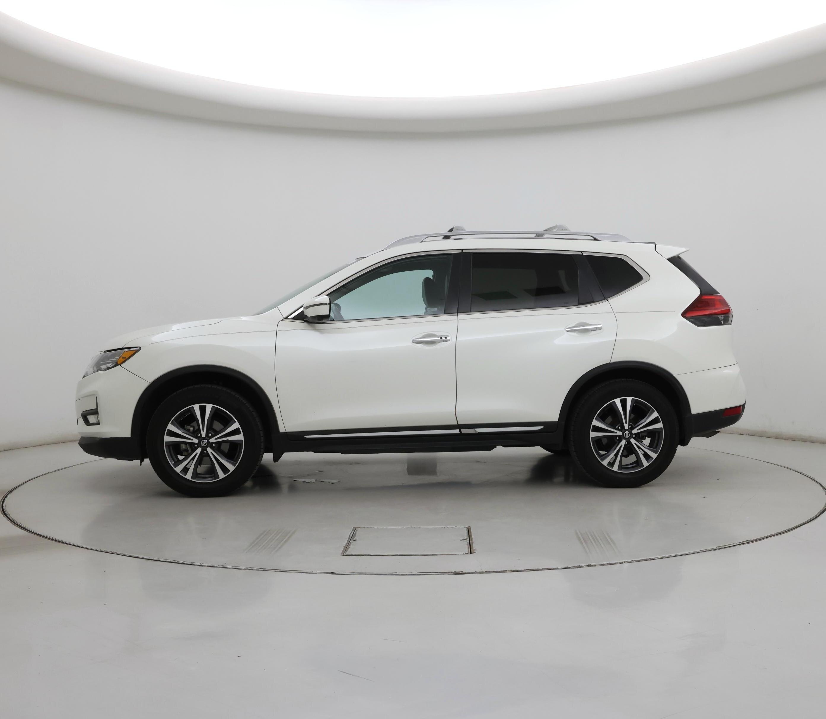 Thumbnail: 2017 Nissan Rogue - 3