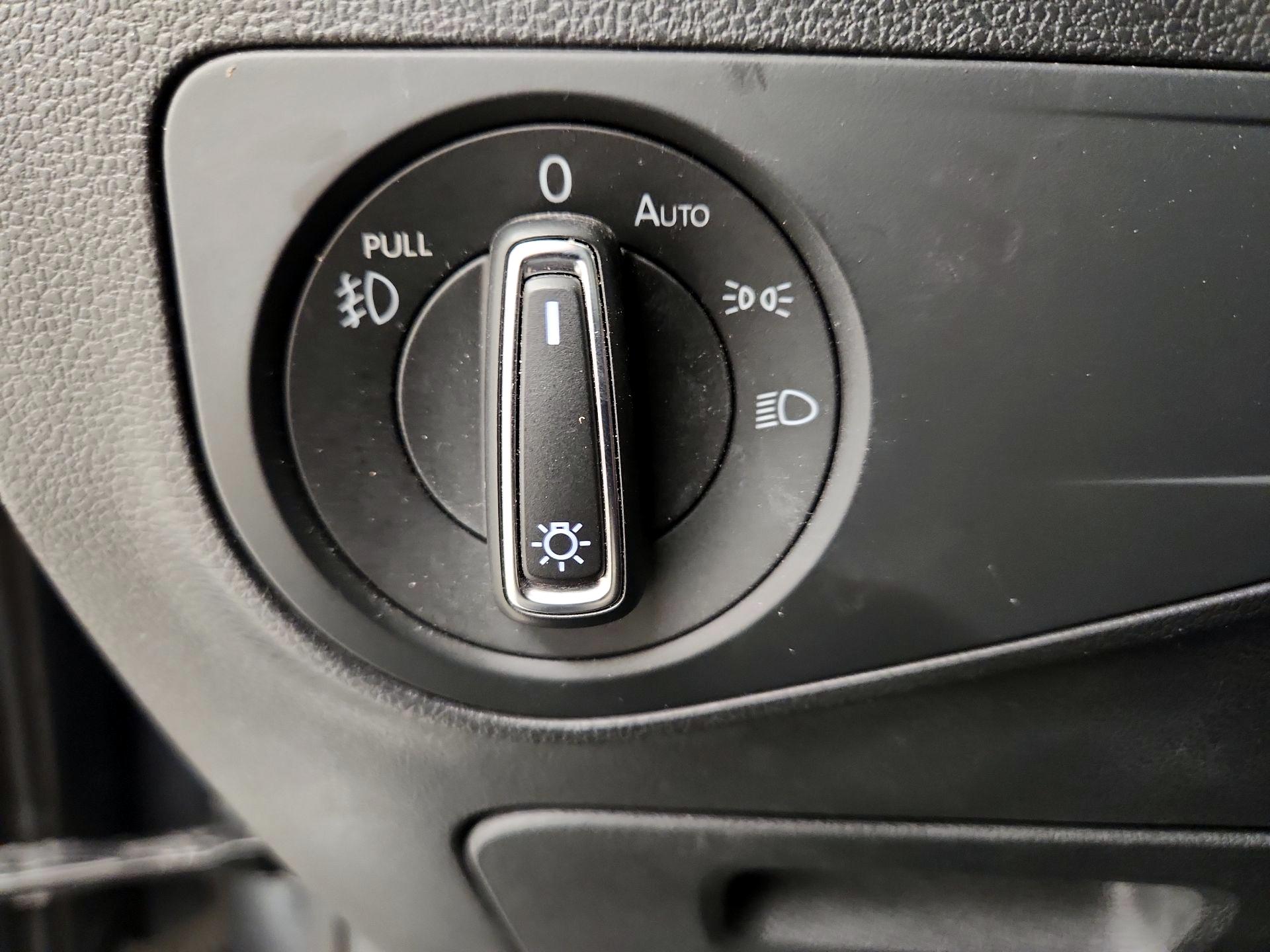 Thumbnail: 2019 Volkswagen Tiguan - 13