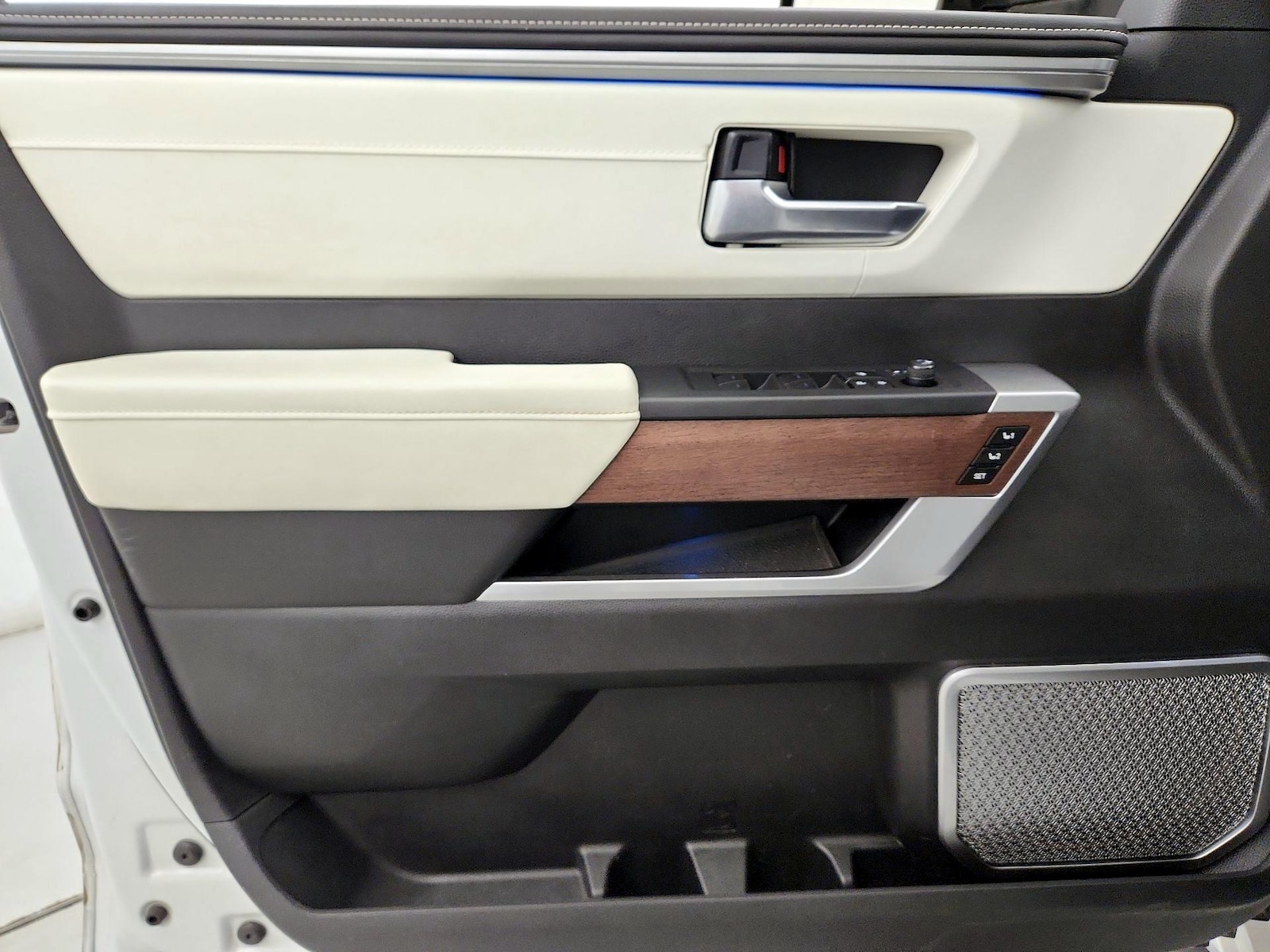 2023 Toyota Tundra Capstone - Photo 13