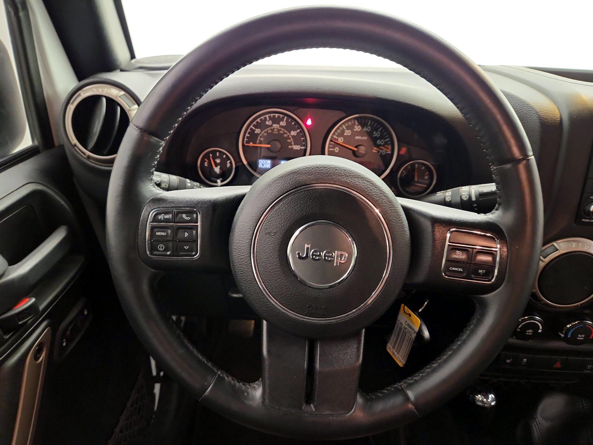 Thumbnail: 2016 Jeep Wrangler - 10