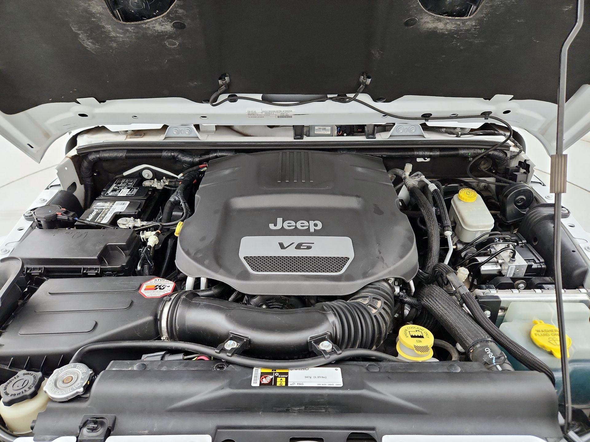 Thumbnail: 2016 Jeep Wrangler - 19