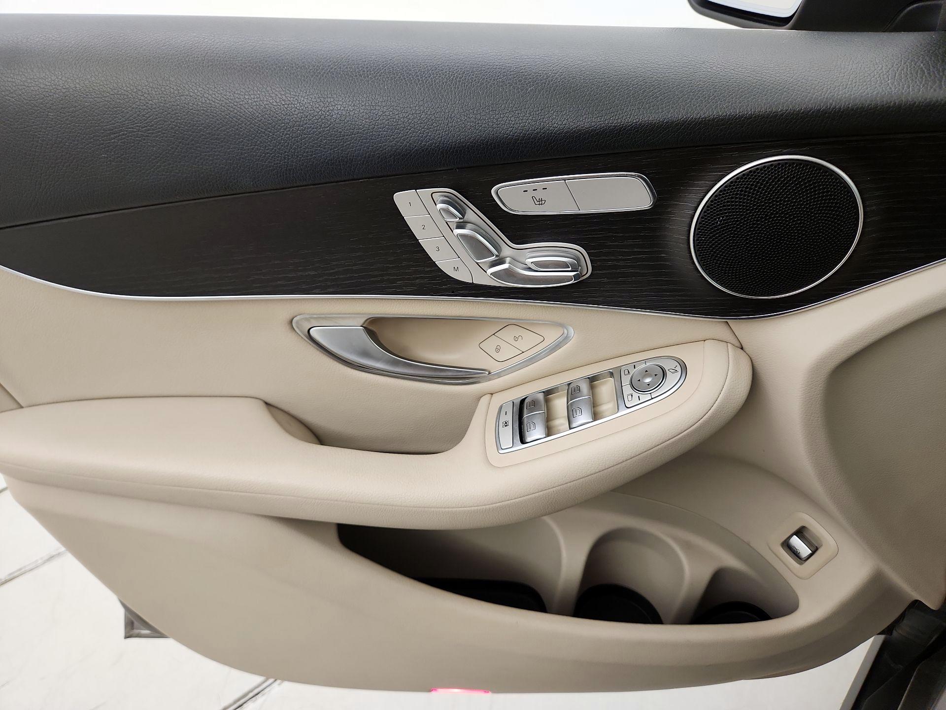 Thumbnail: 2022 Mercedes-Benz GLC - 12