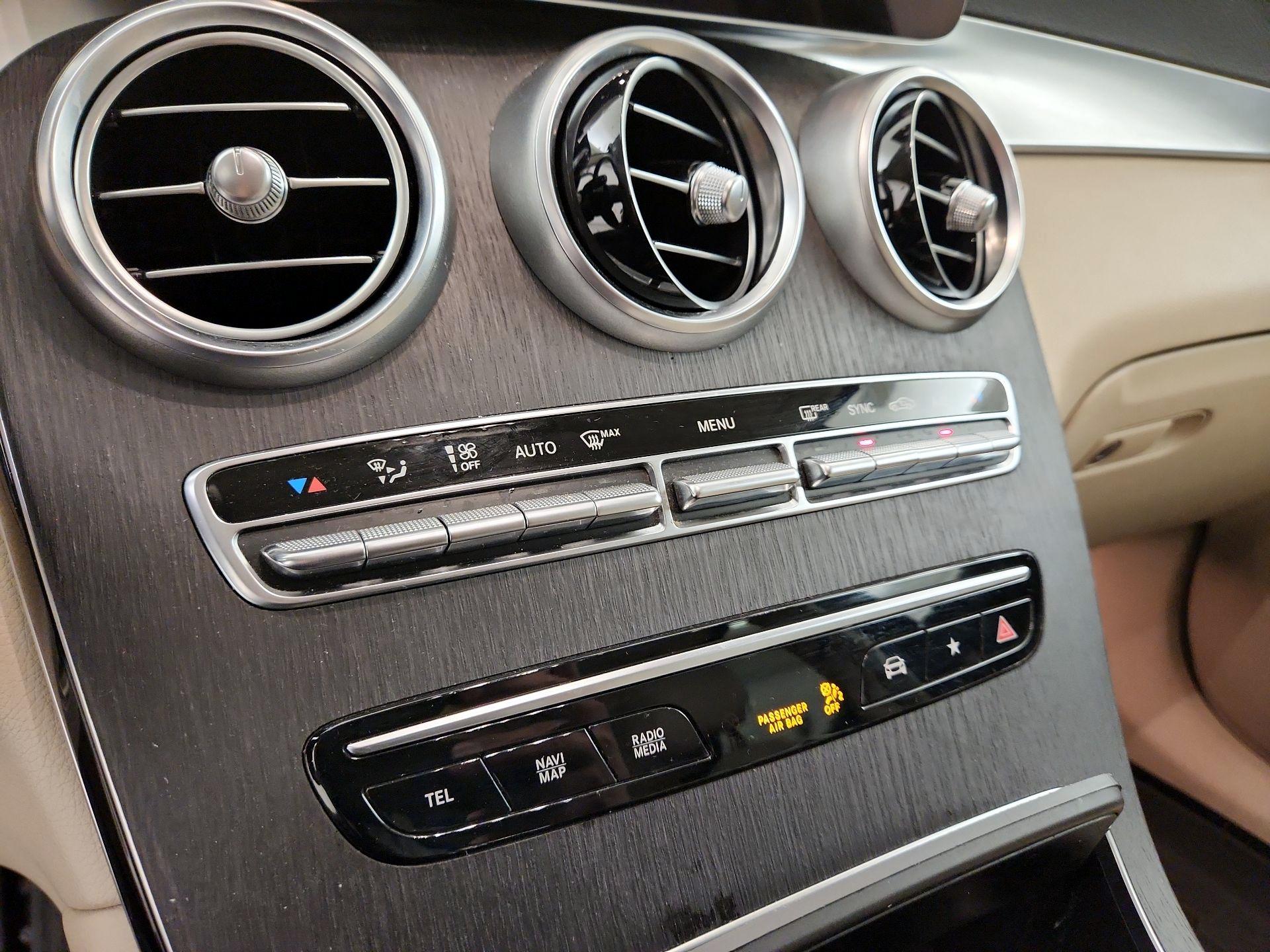 Thumbnail: 2022 Mercedes-Benz GLC - 16