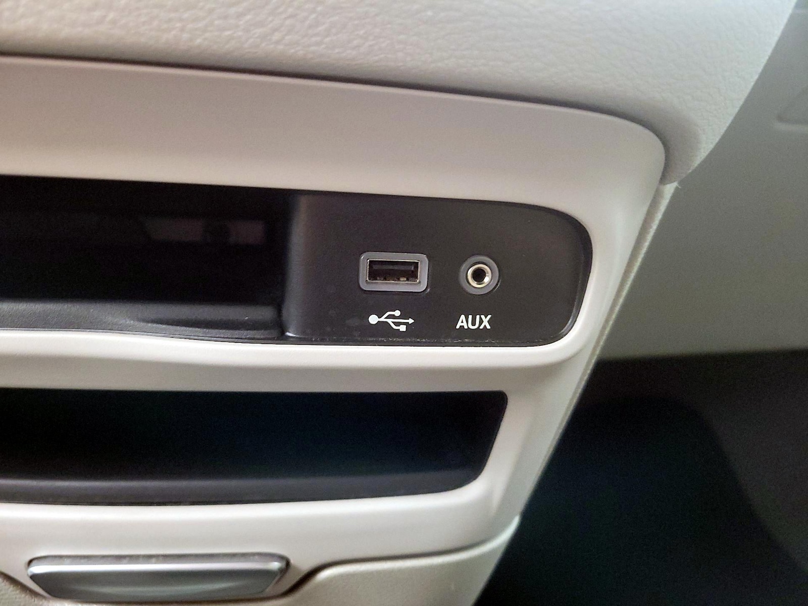 2020 Chrysler Voyager L - Photo 19