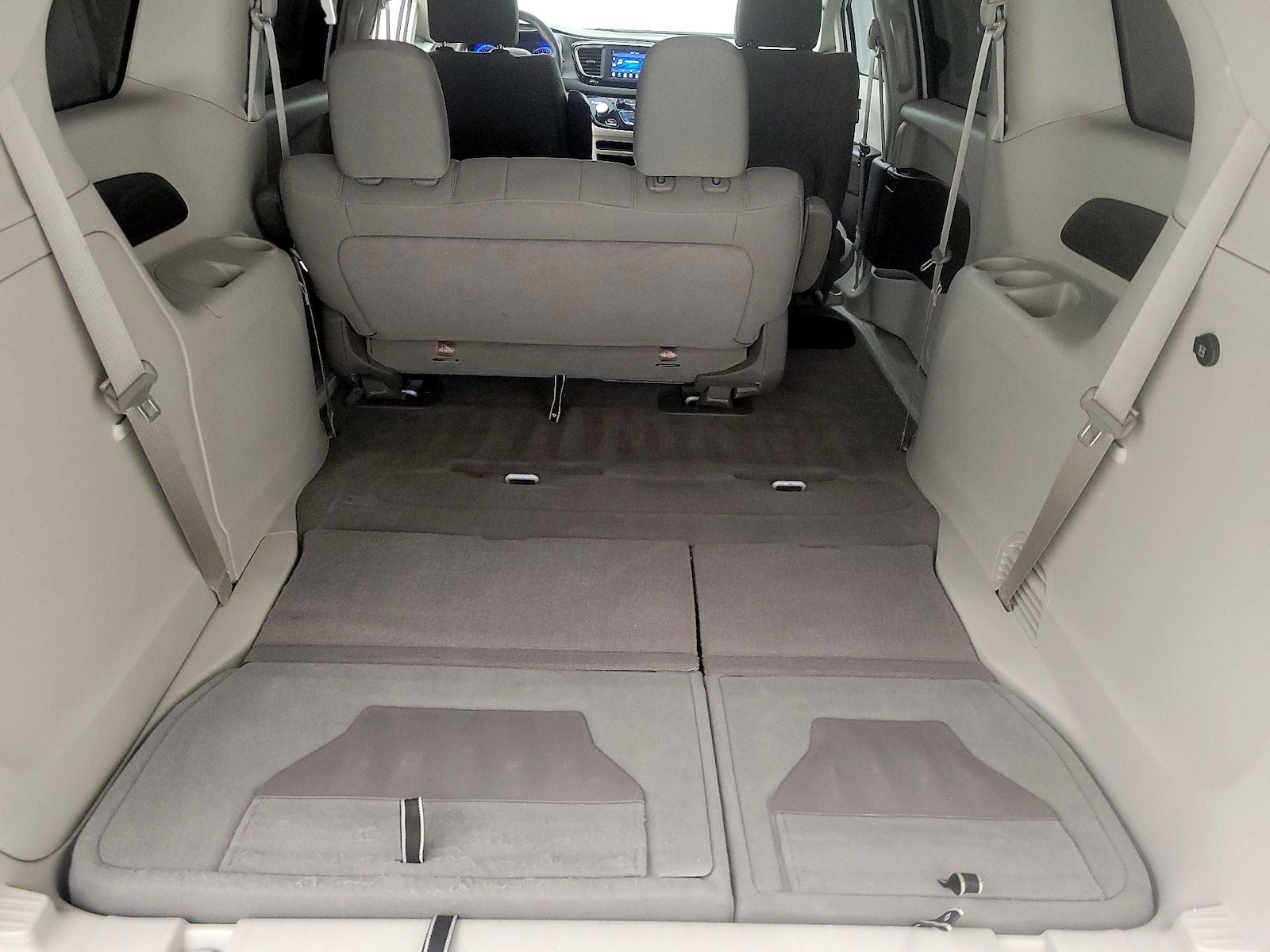 2020 Chrysler Voyager L - Photo 22