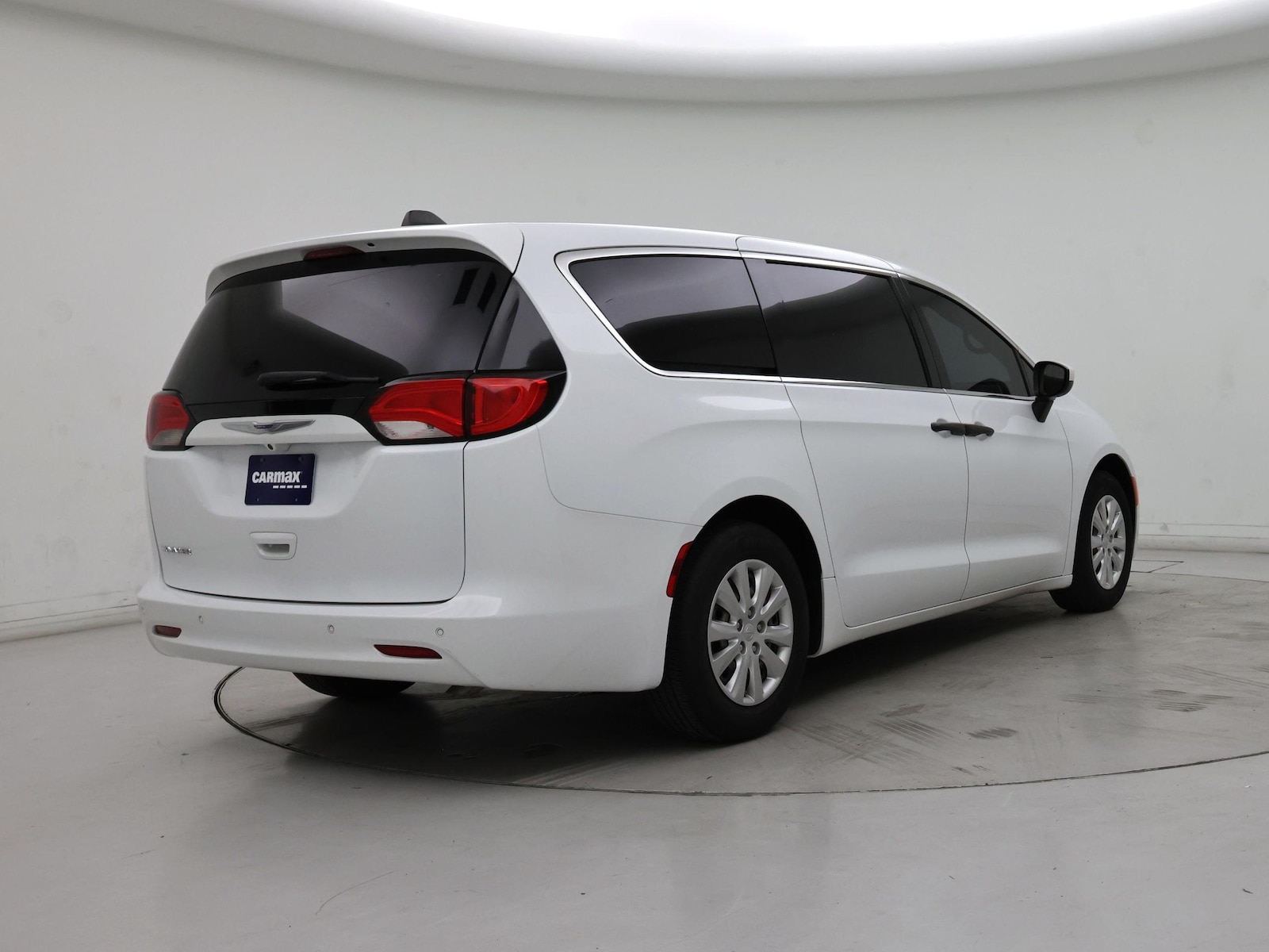 2020 Chrysler Voyager L - Photo 9
