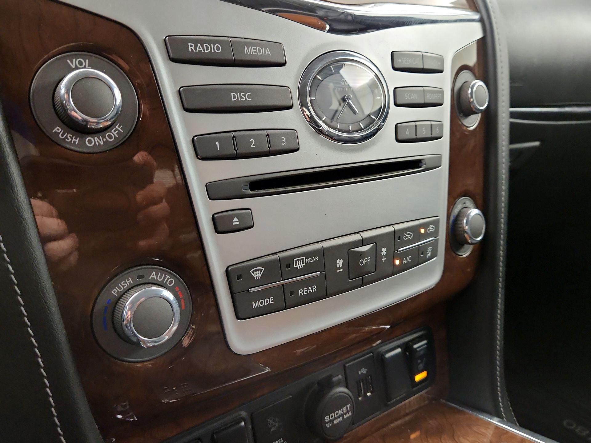 Thumbnail: 2019 INFINITI QX80 - 17