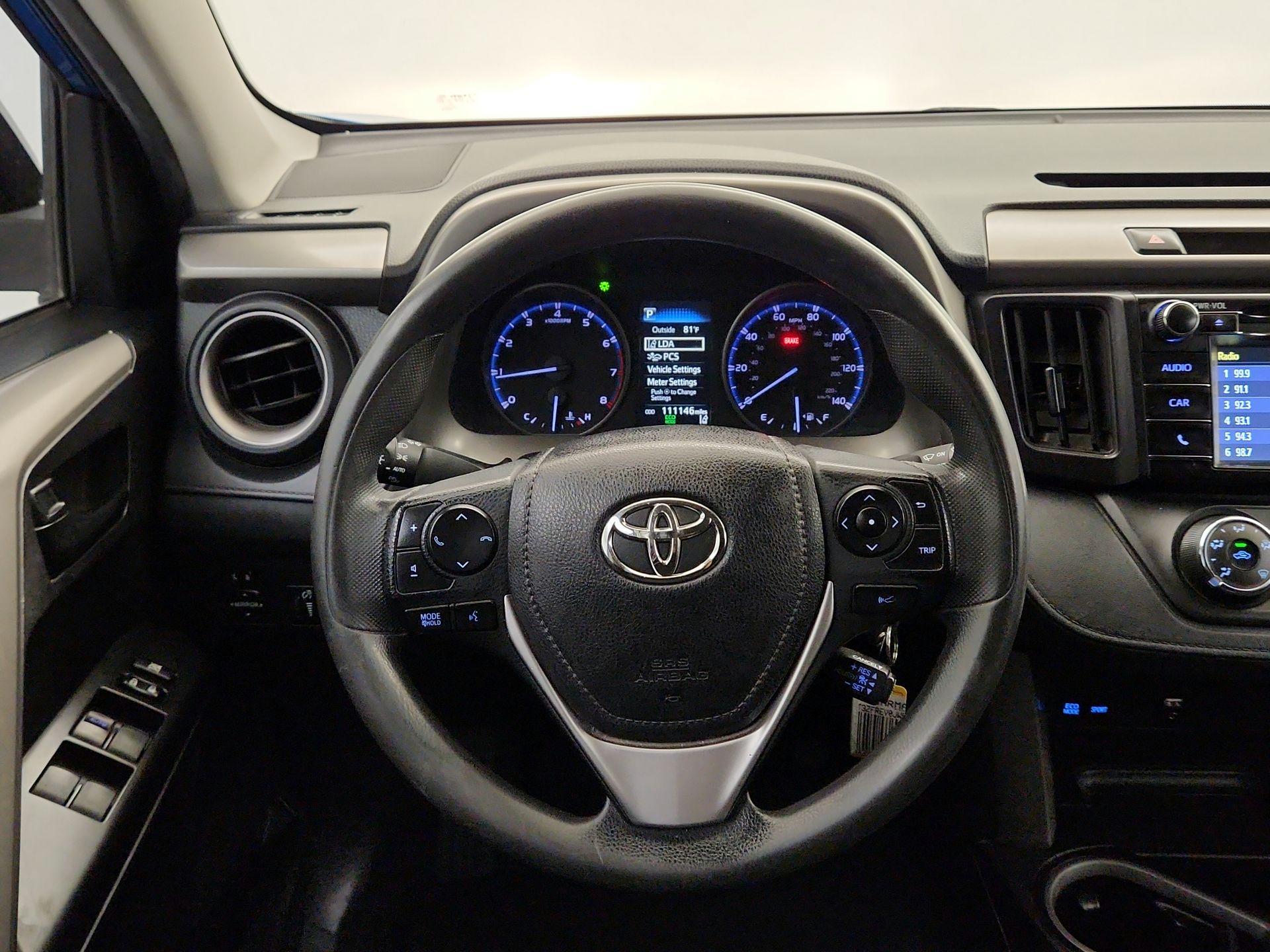 Thumbnail: 2018 Toyota RAV4 - 10