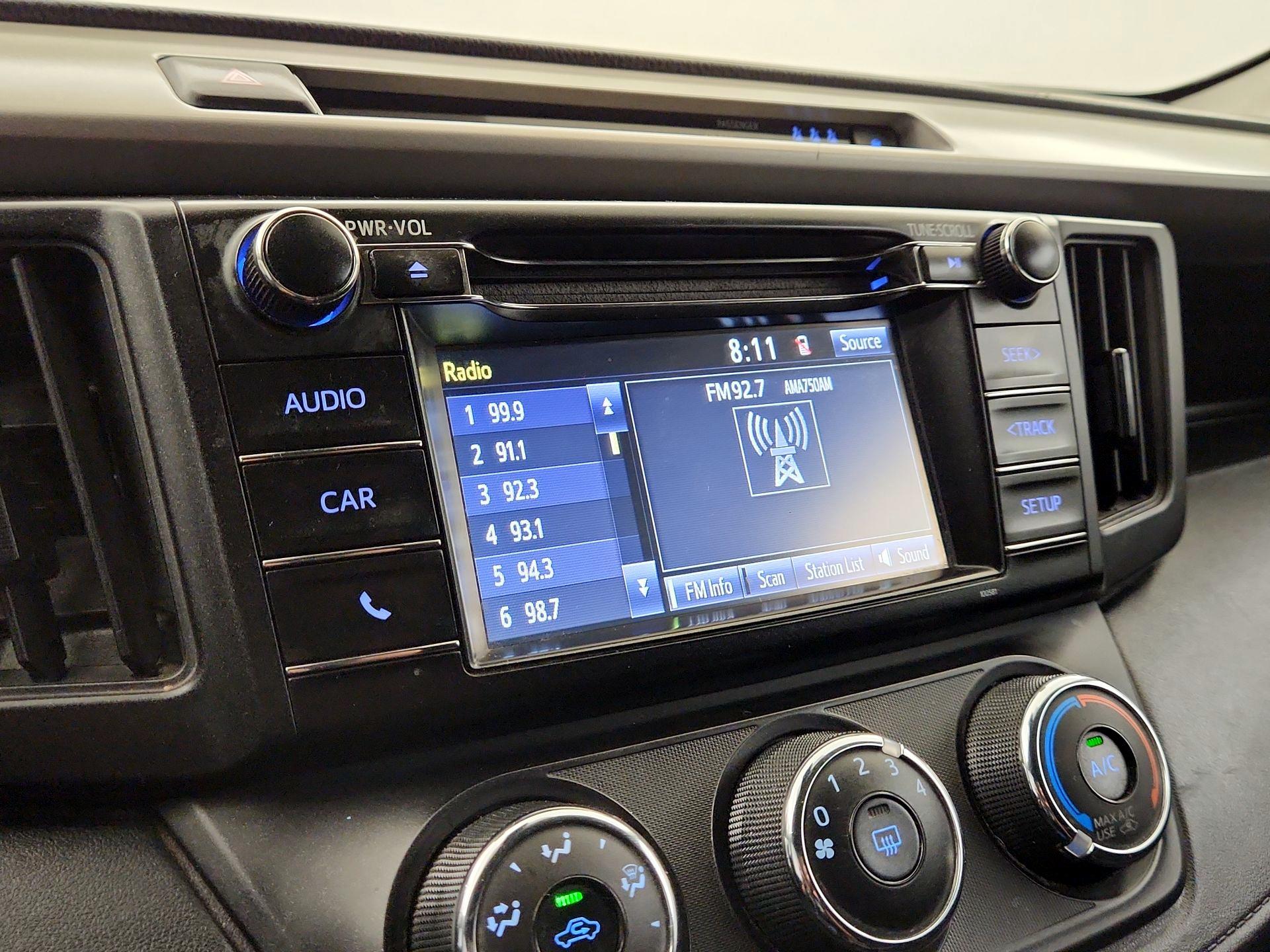 Thumbnail: 2018 Toyota RAV4 - 15