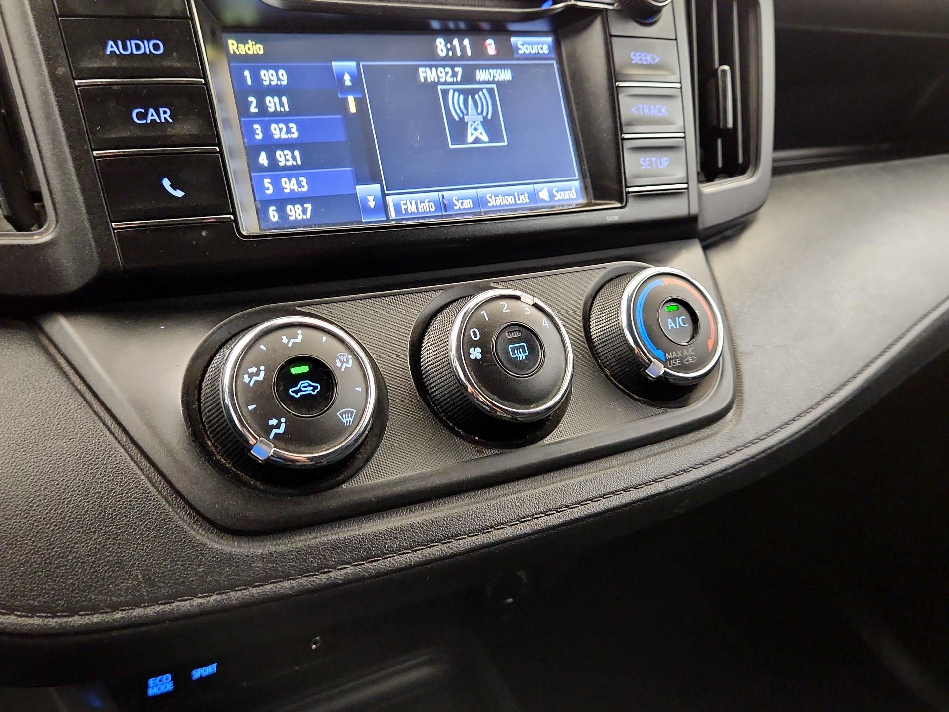 Thumbnail: 2018 Toyota RAV4 - 16