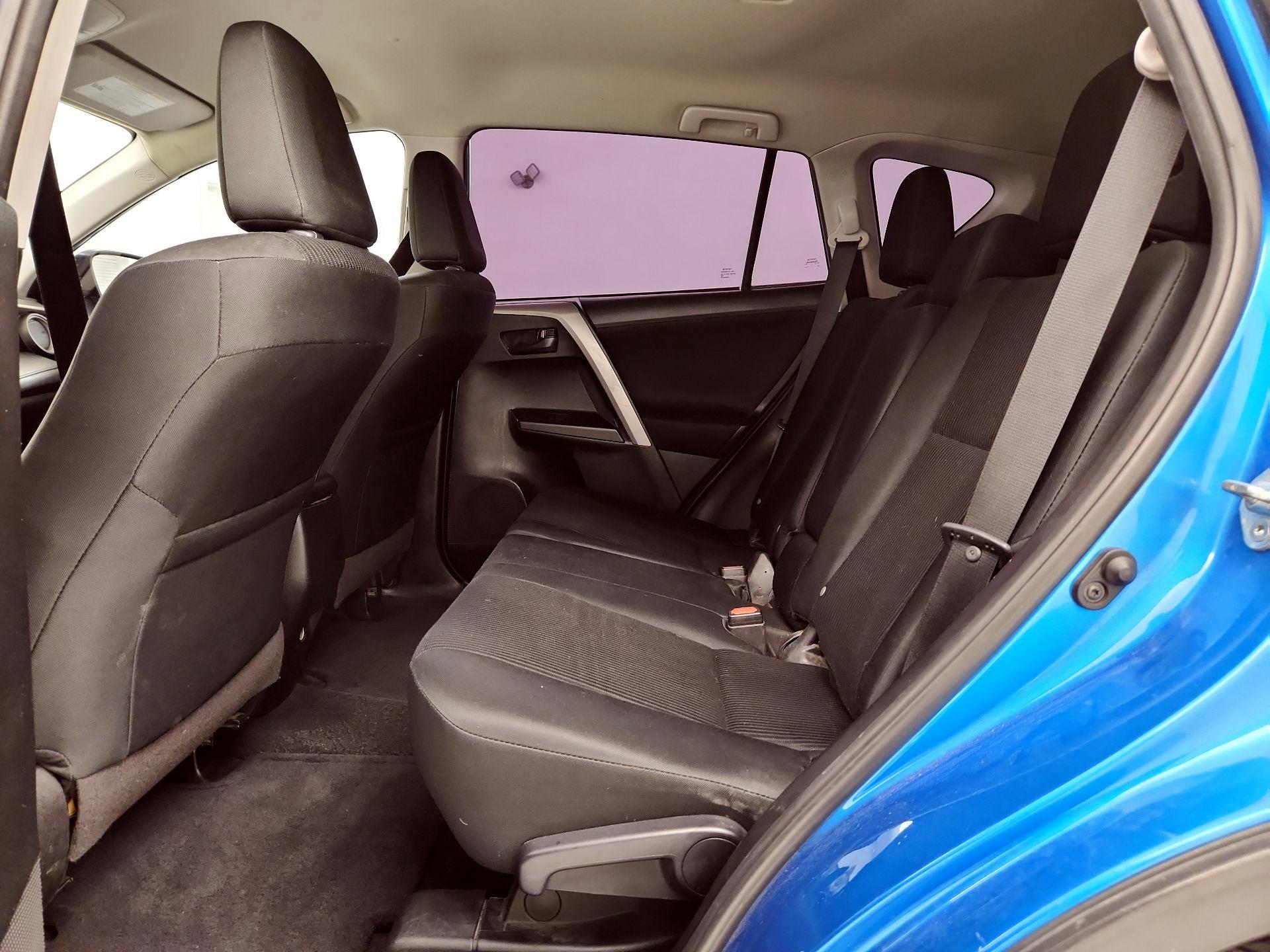 Thumbnail: 2018 Toyota RAV4 - 19
