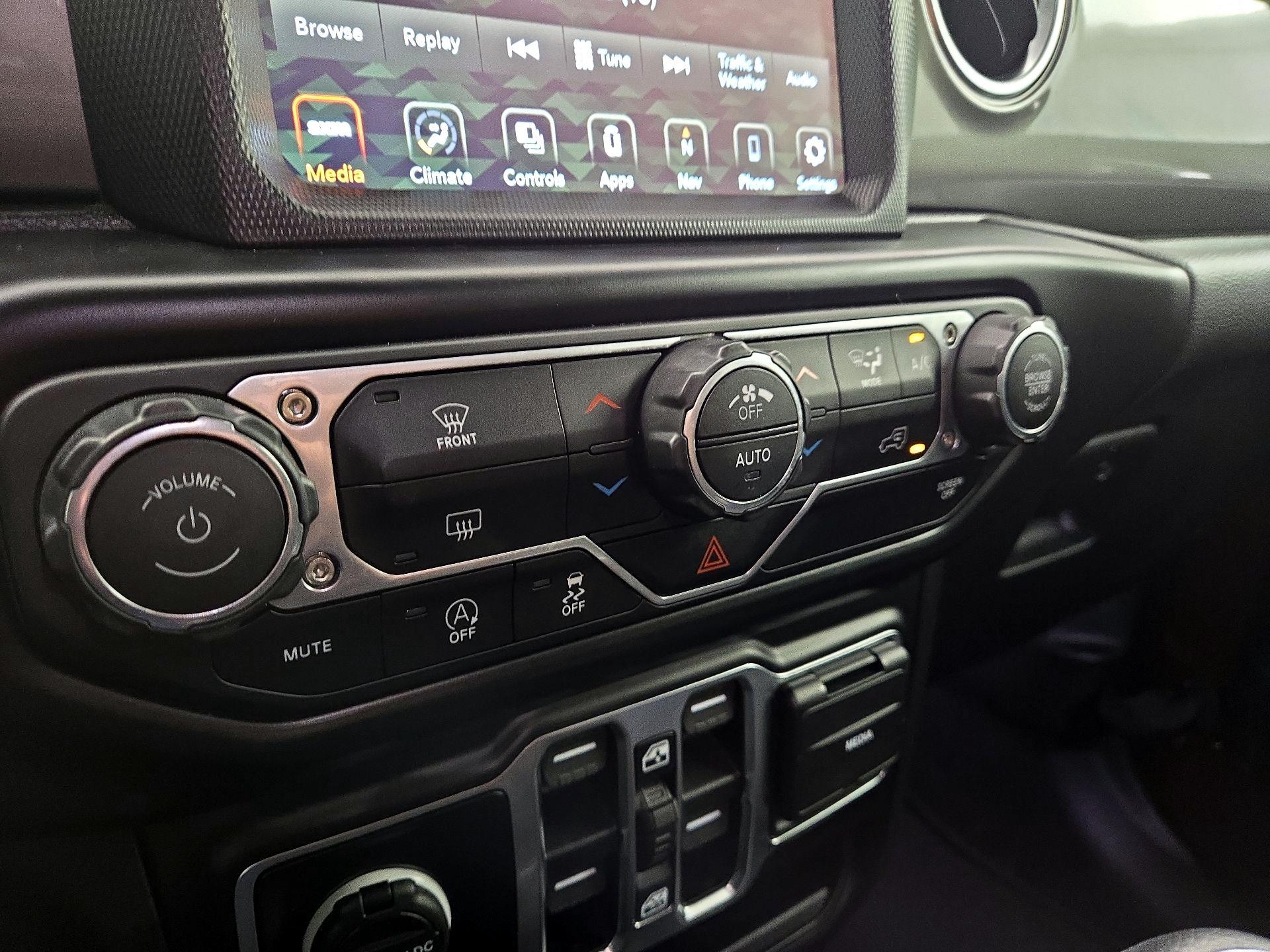 Thumbnail: 2022 Jeep Gladiator - 17