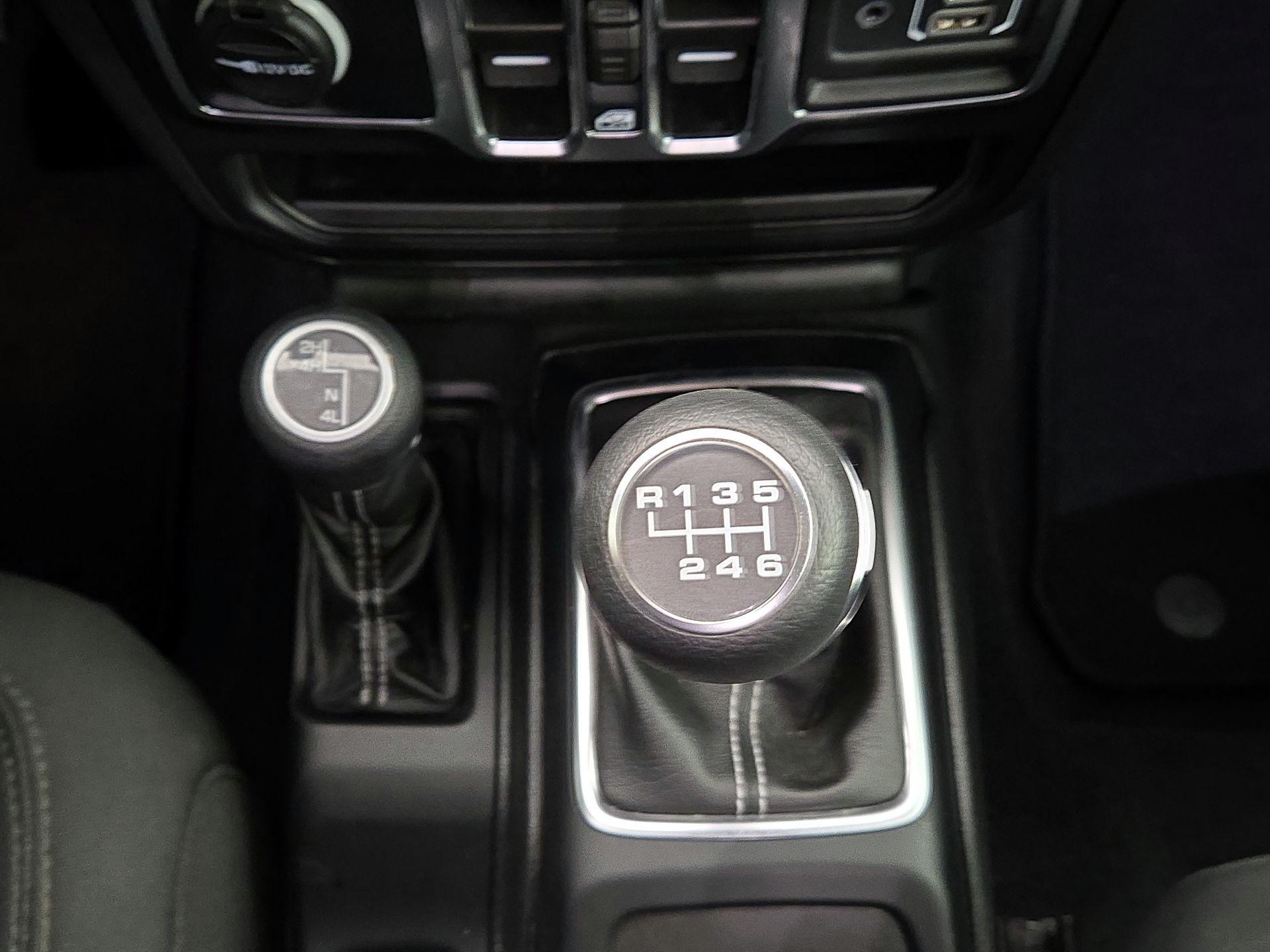 Thumbnail: 2022 Jeep Gladiator - 18