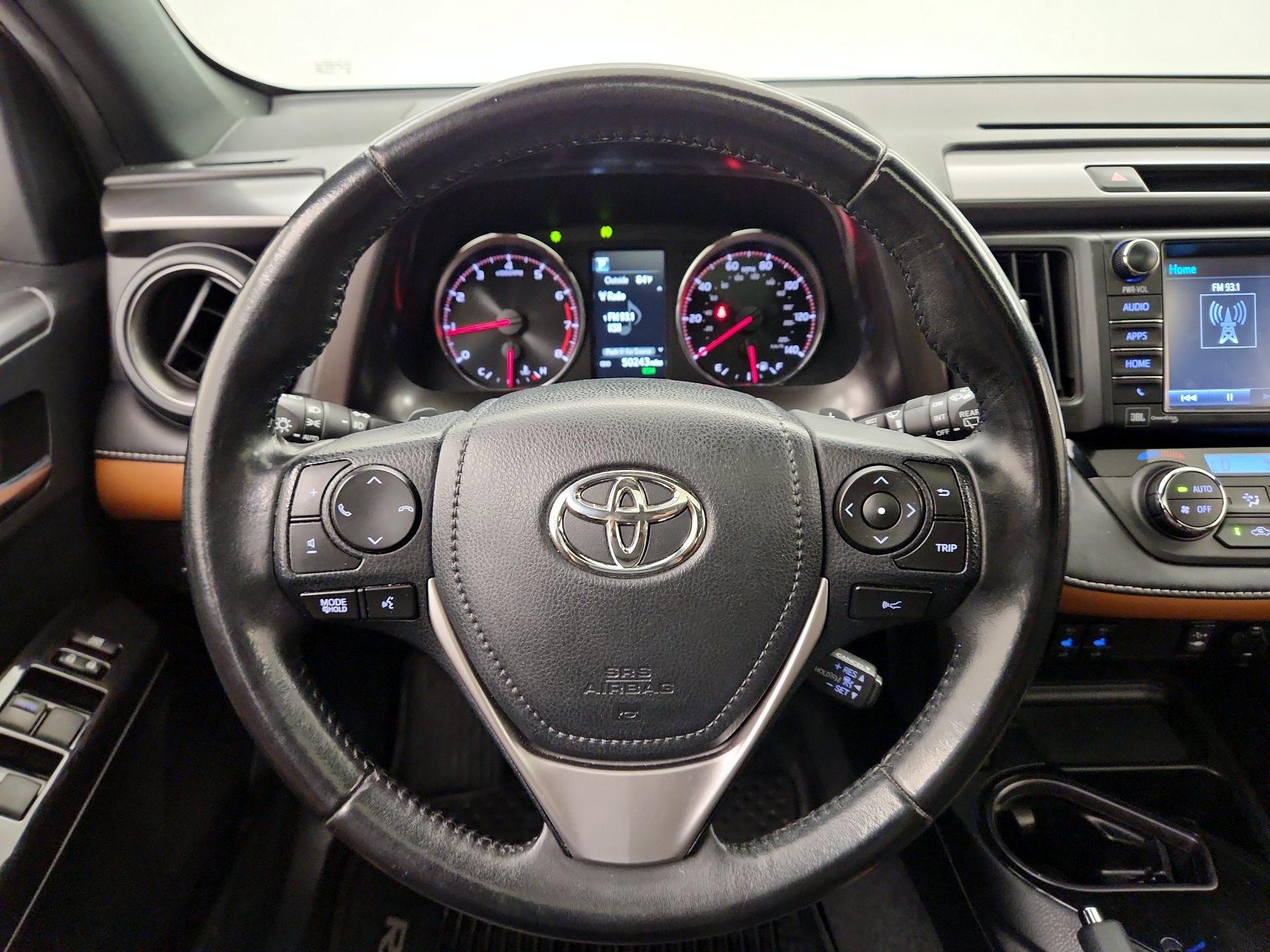 Thumbnail: 2018 Toyota RAV4 - 10