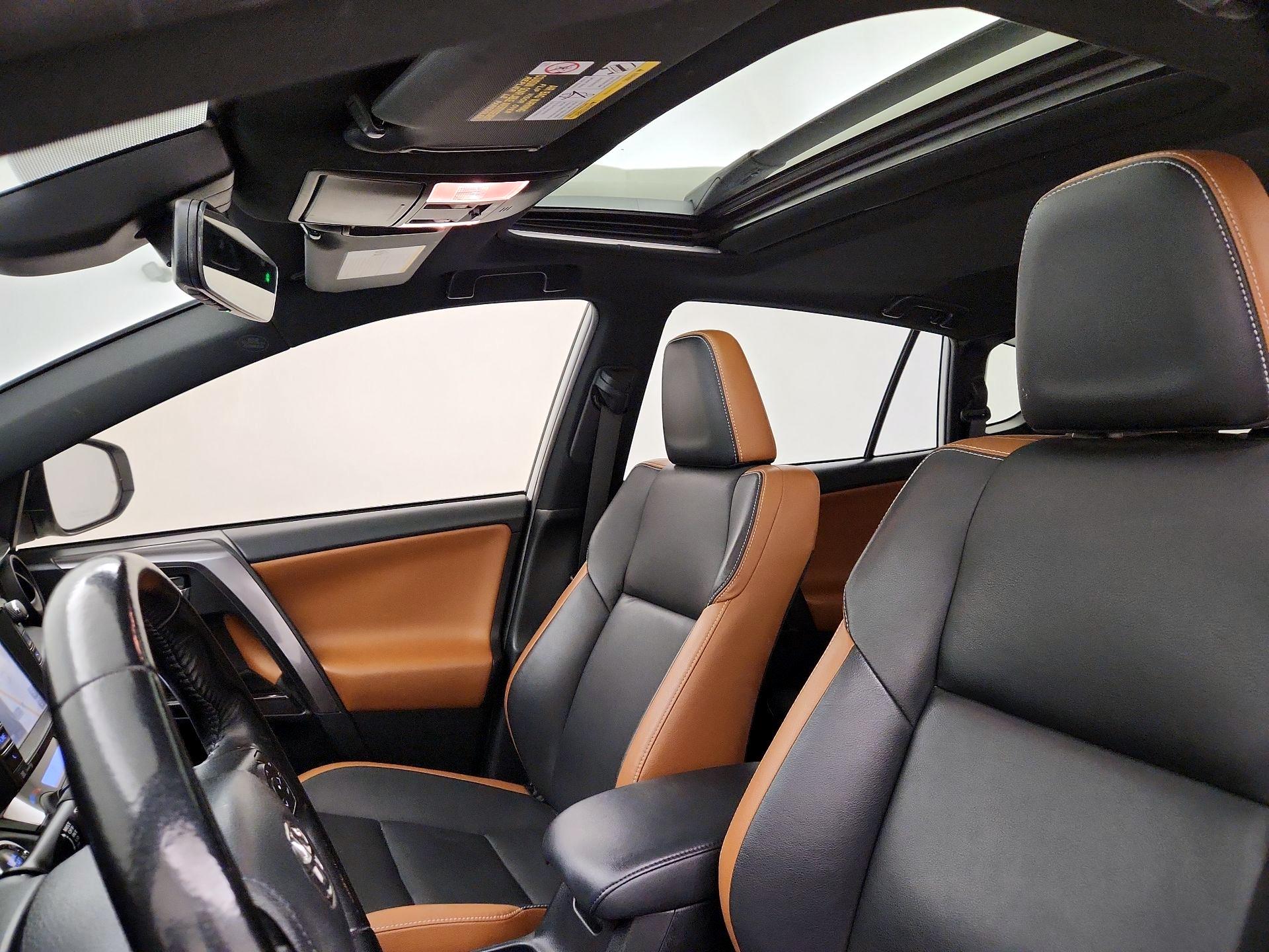 Thumbnail: 2018 Toyota RAV4 - 20