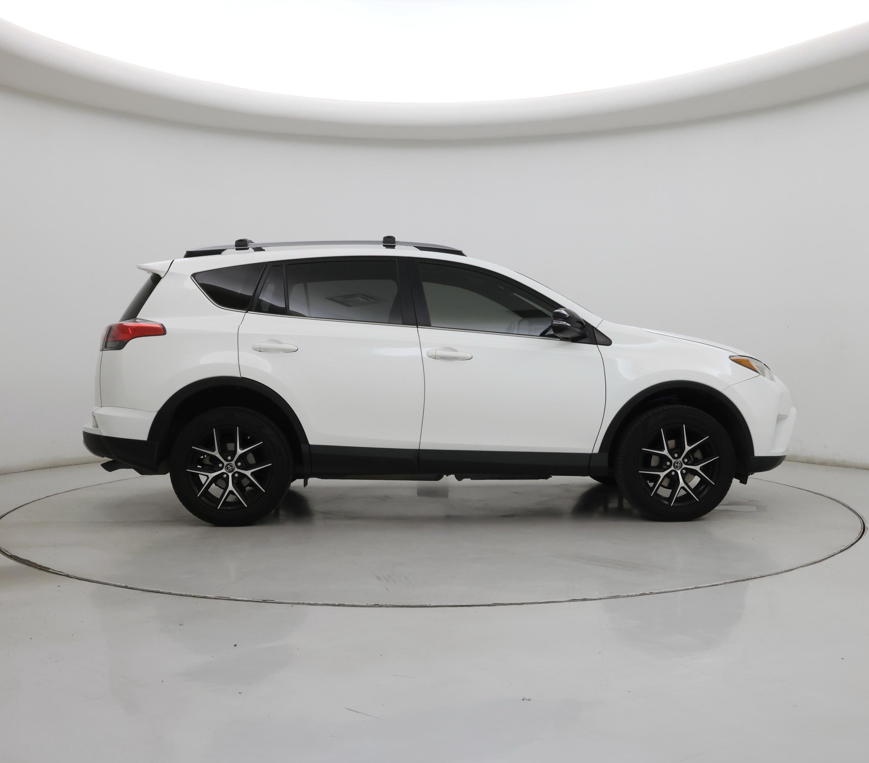 Thumbnail: 2018 Toyota RAV4 - 7