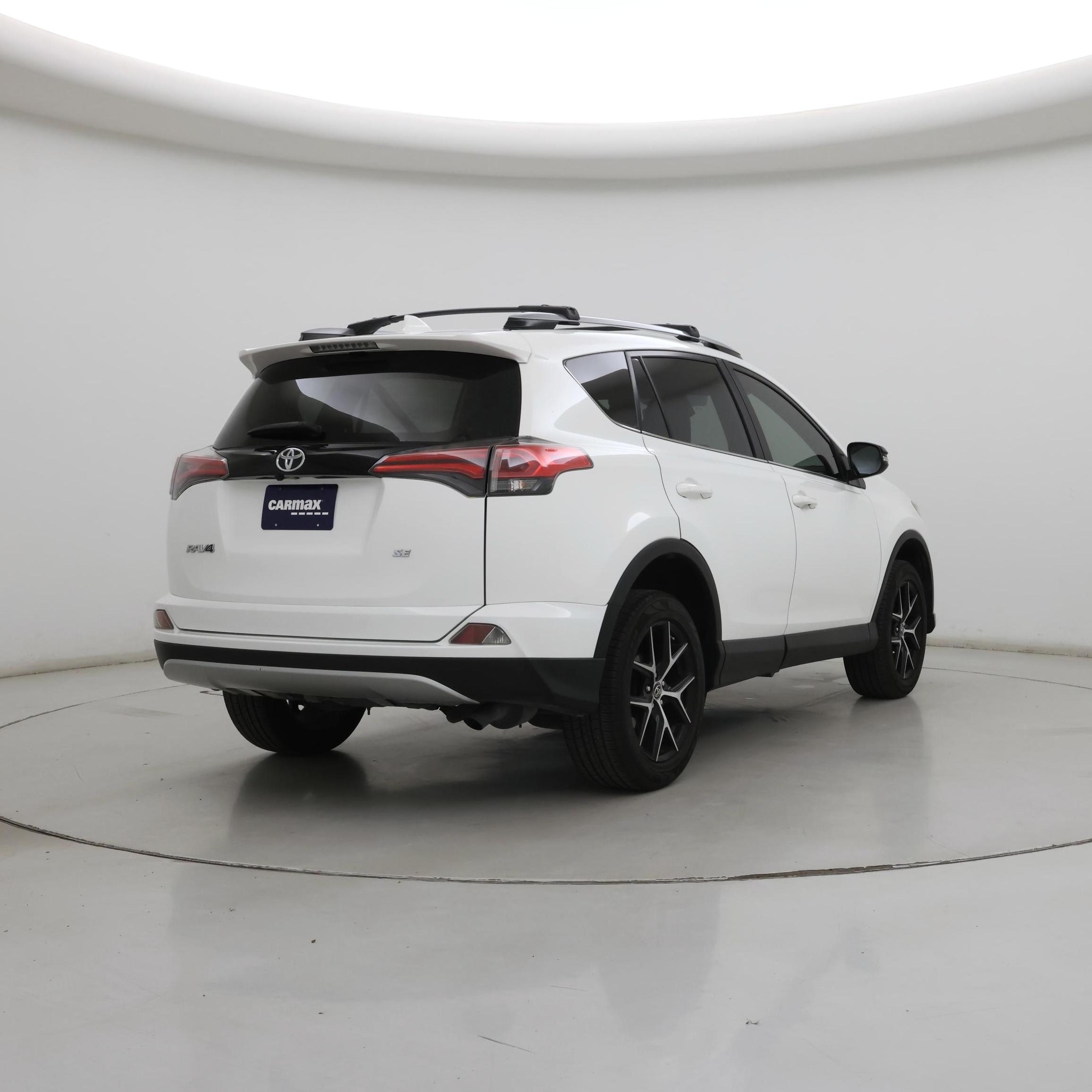 Thumbnail: 2018 Toyota RAV4 - 8
